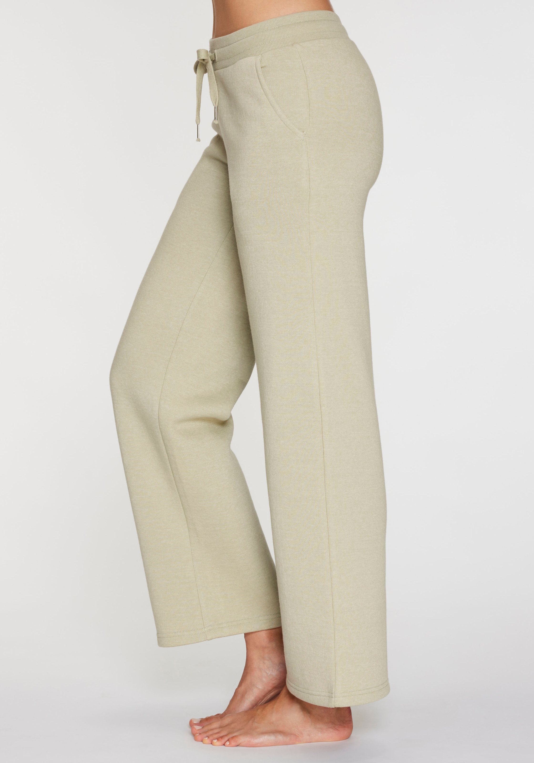 H.I.S Relaxhose mit weitem Bein und aus ultraweicher Sweatqualität, Loungewear