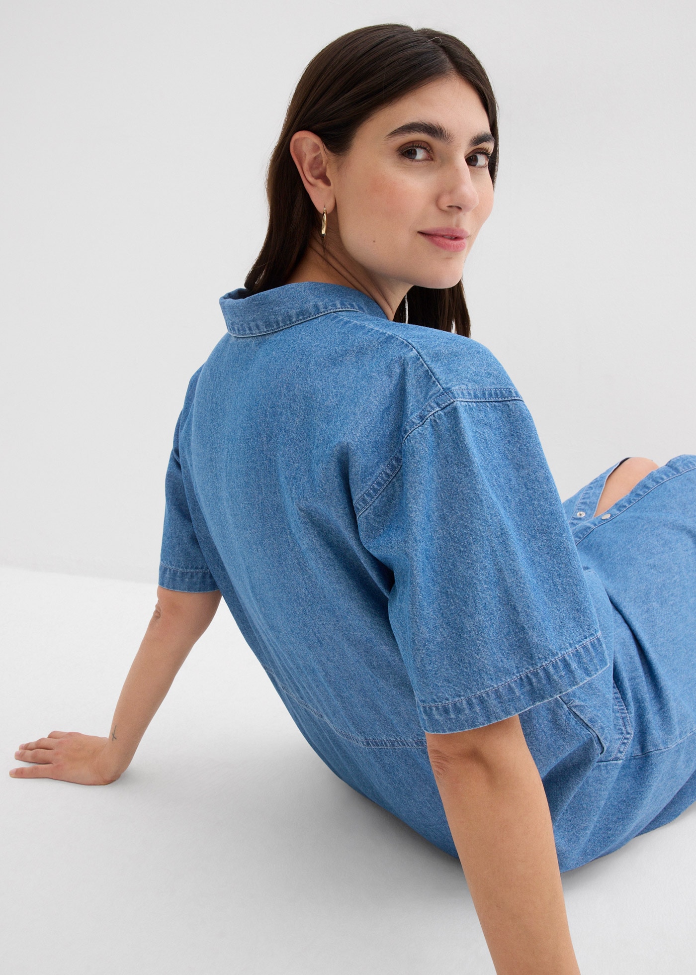 bonprix Robe en jean »Jeanskleid, Oversized« 2 cuis tlg. mit Brusttasche und dekorativer Knopfleiste