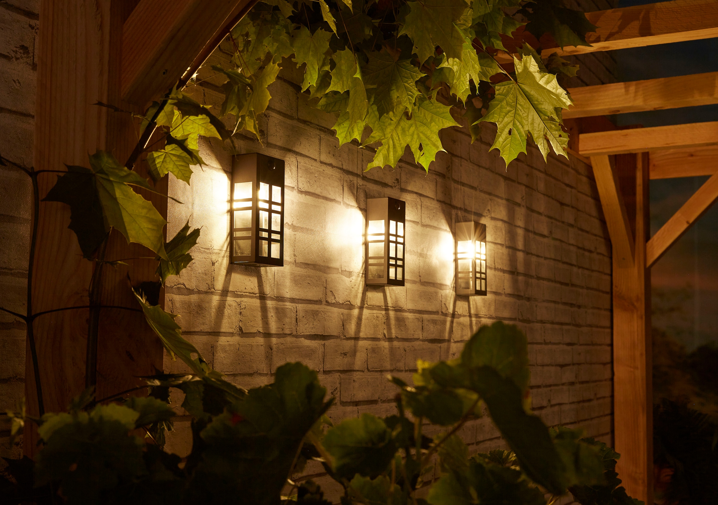 LUXFORM Lampe murale extérieure »Solar-Intelligente Hybrid-Wandleuchte - Oregon« Module LED 1 cuis Mode crépusculaire (10LM) et mode détection (50LM)