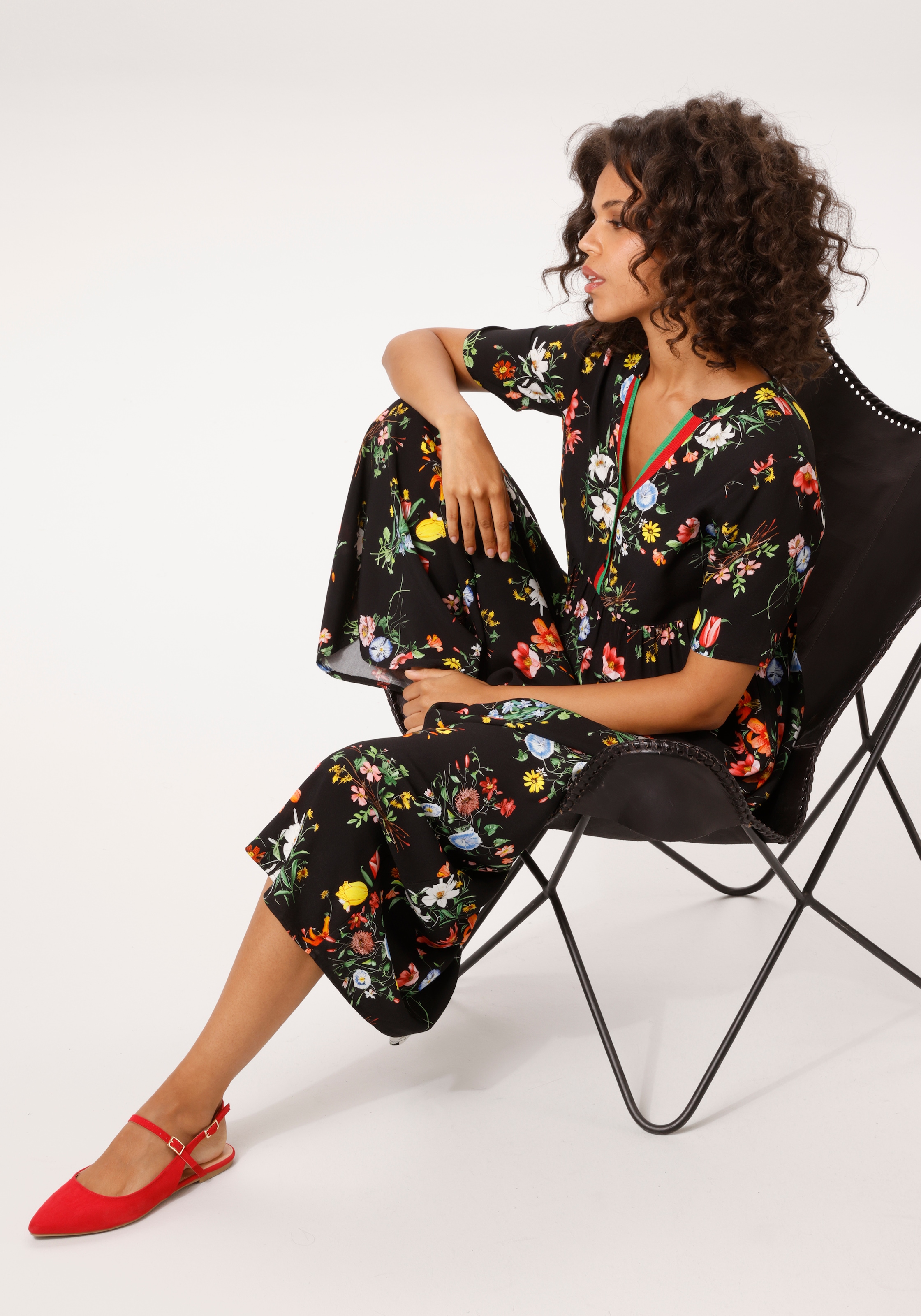 Aniston CASUAL Robe d'été mit farbenfrohen Blumendruck - jedes Teil ein Unikat - NEUE KOLLEKTION