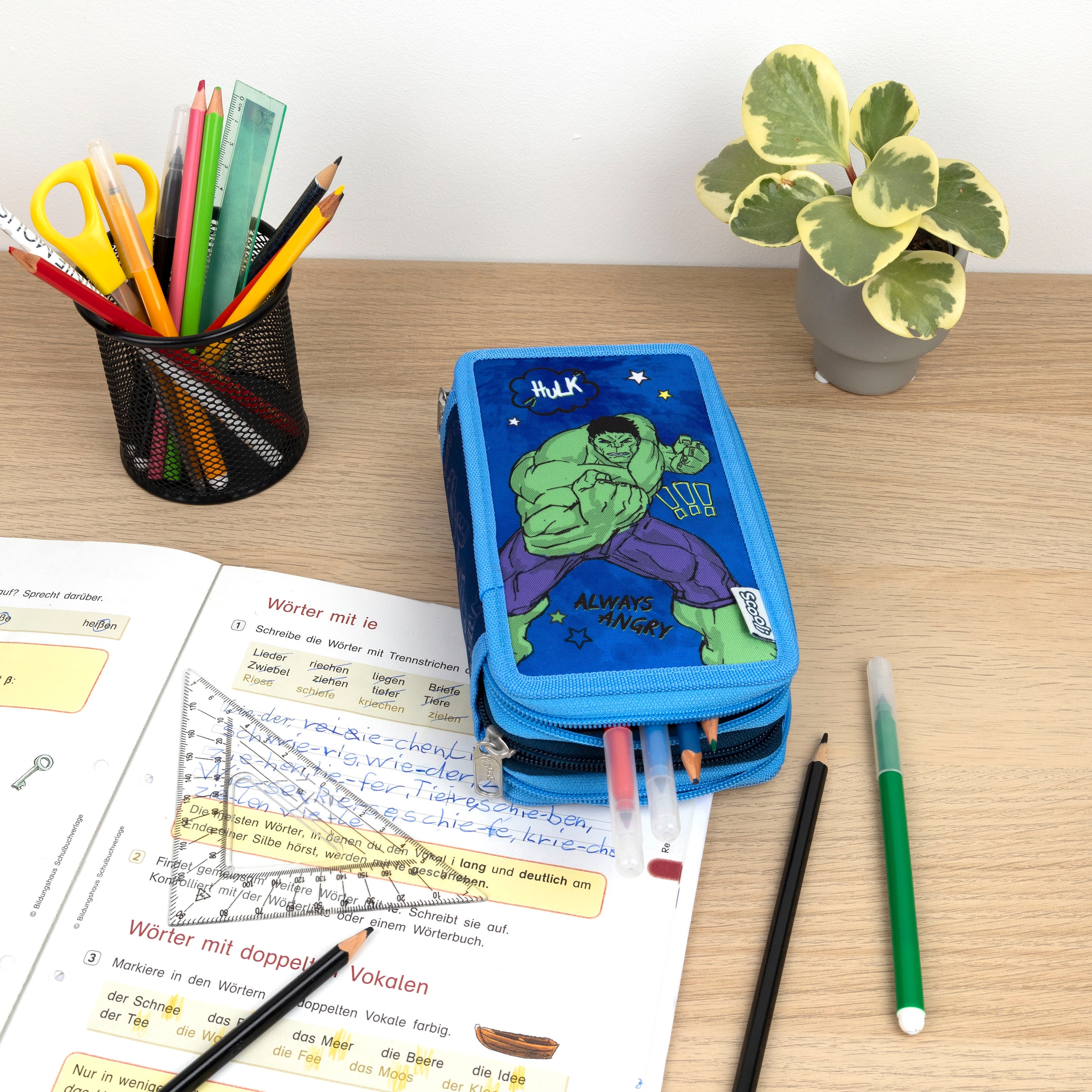 Scooli Trousse à crayons »Tripledecker, Avengers«