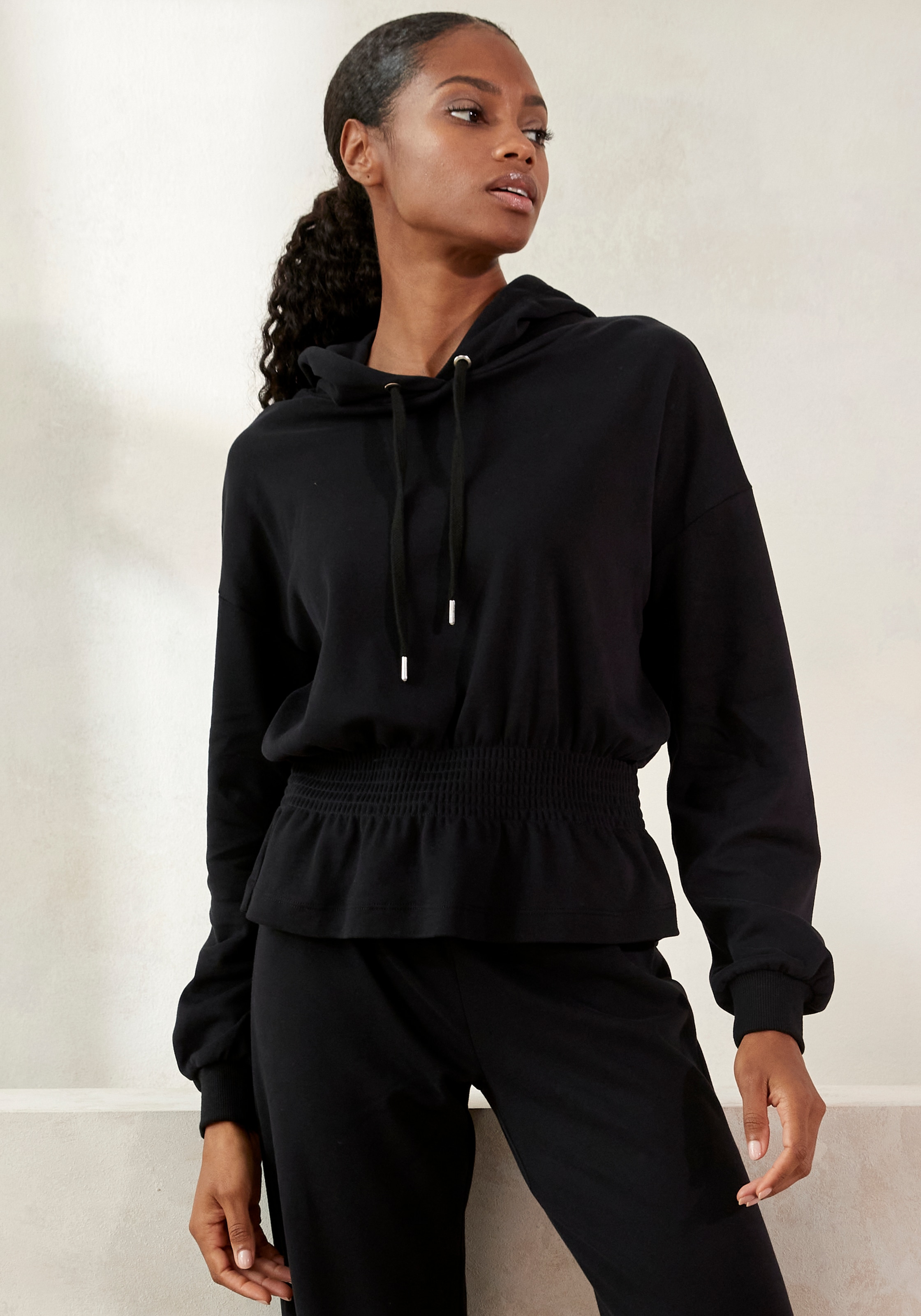 LASCANA Hoodie »-Kapuzensweatshirt«, mit elastischer Raffung in der Taille, Loungewear-Lascana 1