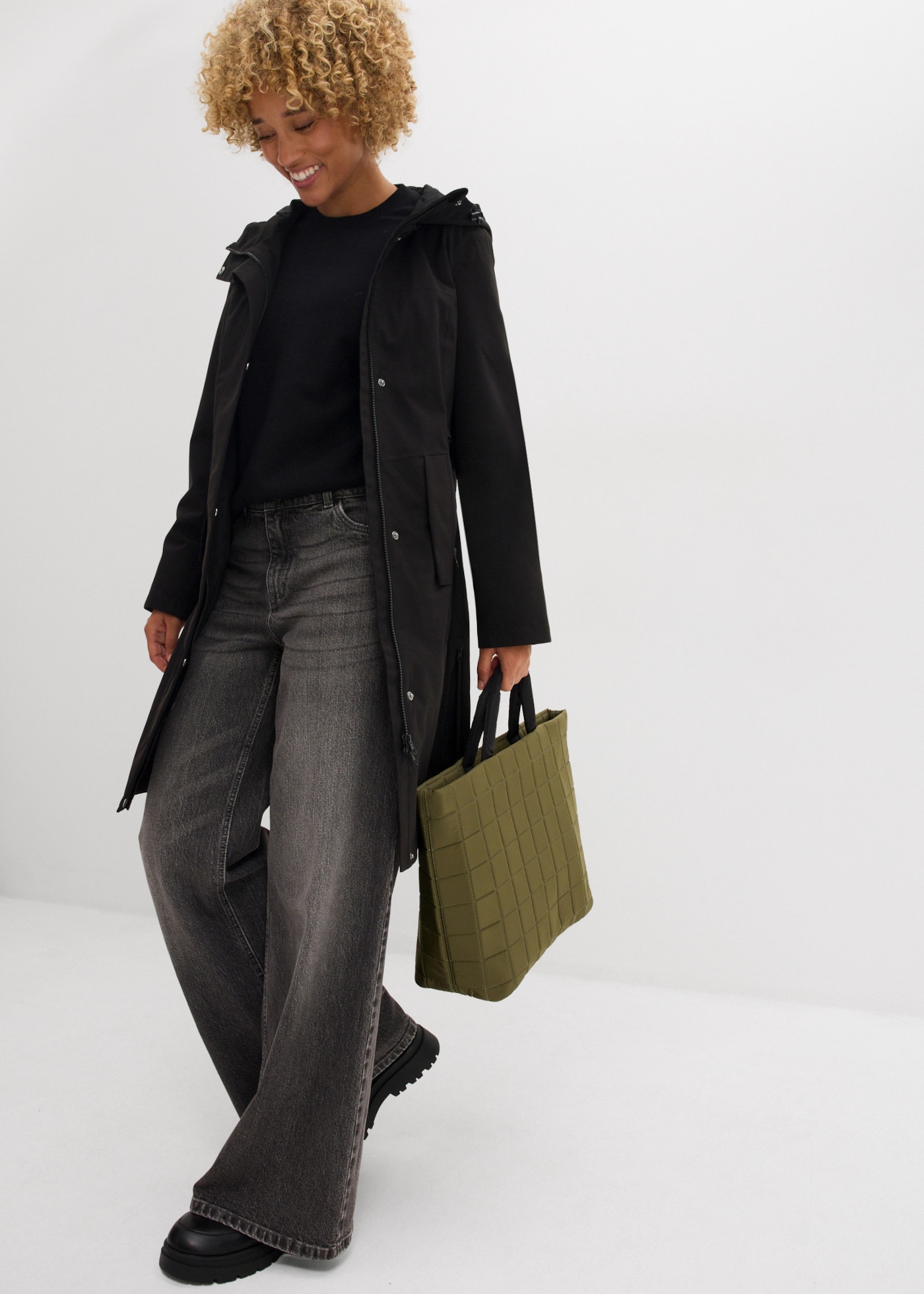 bonprix Regenmantel wasserdichter Kurzmantel, Langarm-Ausführung, aus Polyester, Loose Fit