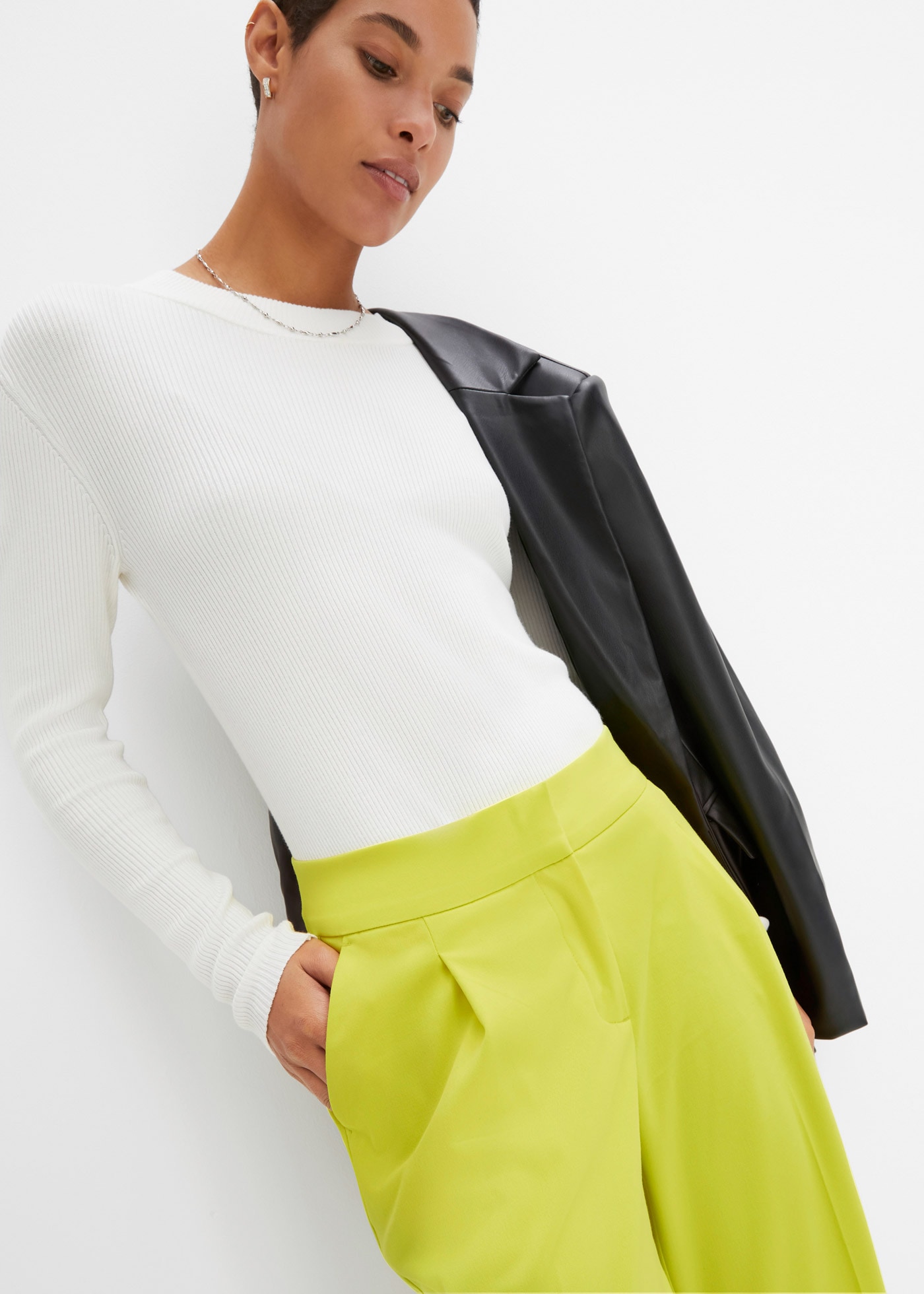 bonprix Pantalon marlène »Marlenehose«  en polyester, viscose et élasthanne, Regular Fit, jambes larges