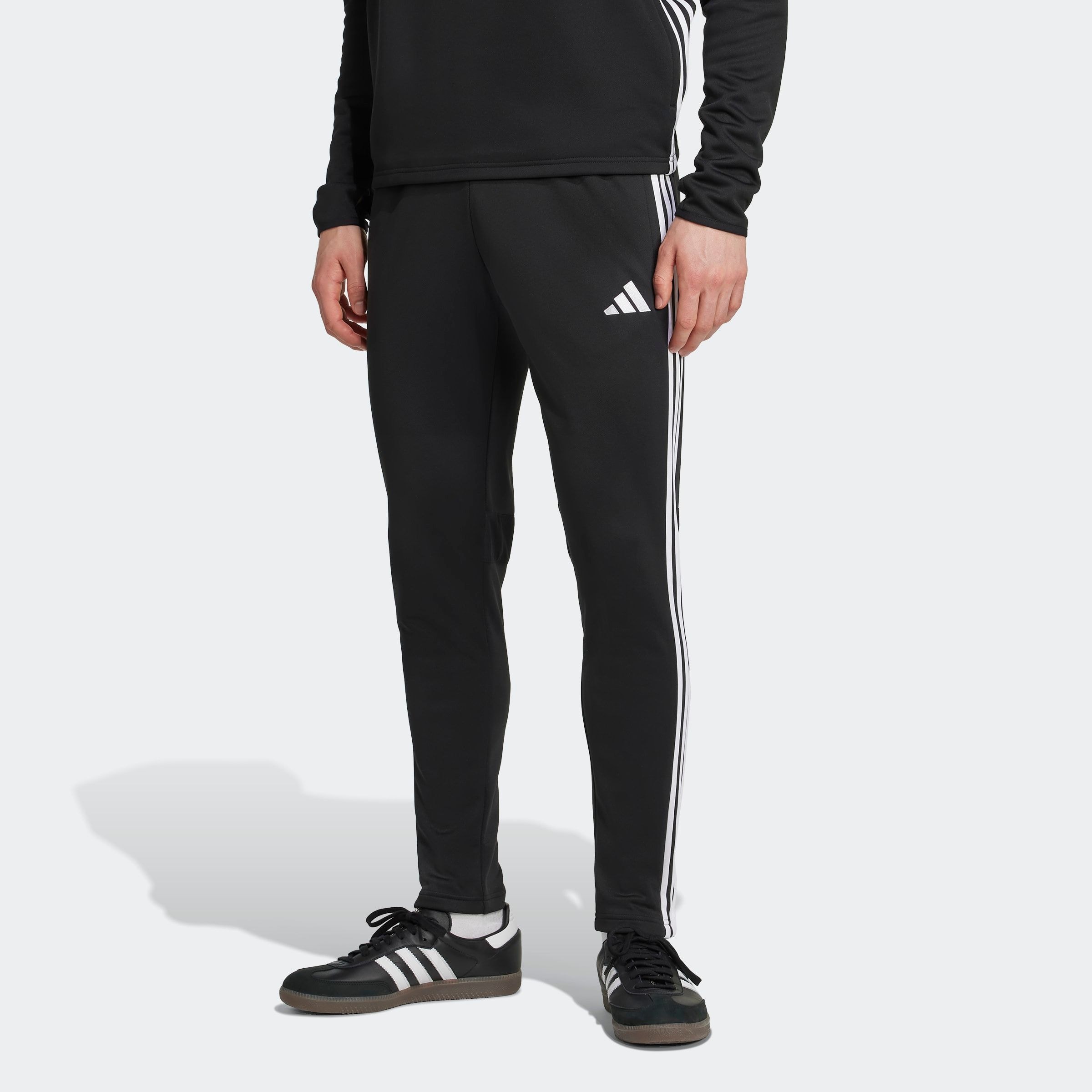 Image of adidas Performance Trainingshose "TIRO 25 ESSENTIALS WINTERIZED" sportlicher Stil, für Fussballtraining bei kühlerem Wetter