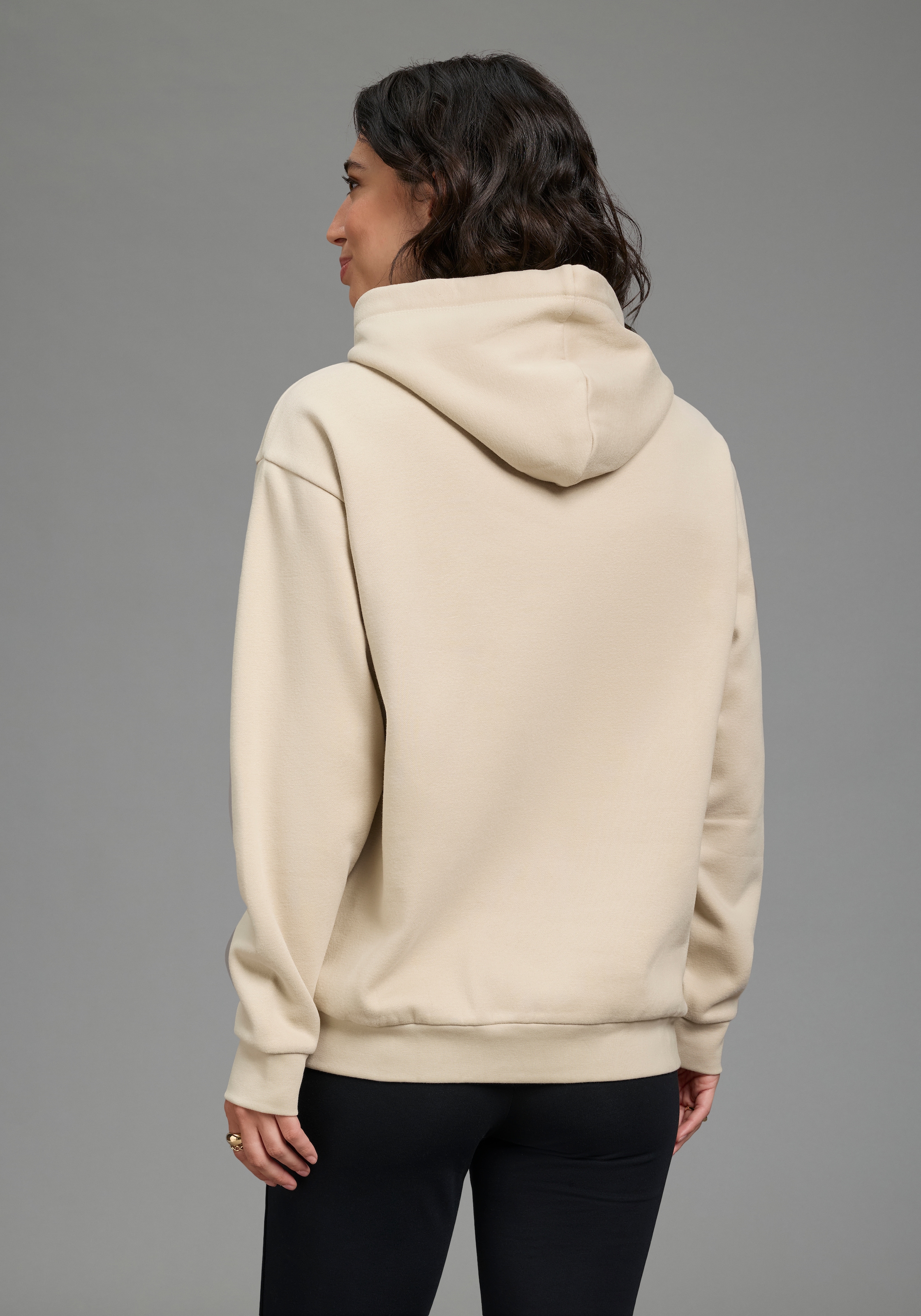 DELMAO Sweat à capuche »Hoody mit bedruckter Kordel«, 1 mélange de coton doux avec poche kangourou et cordon imprimé
