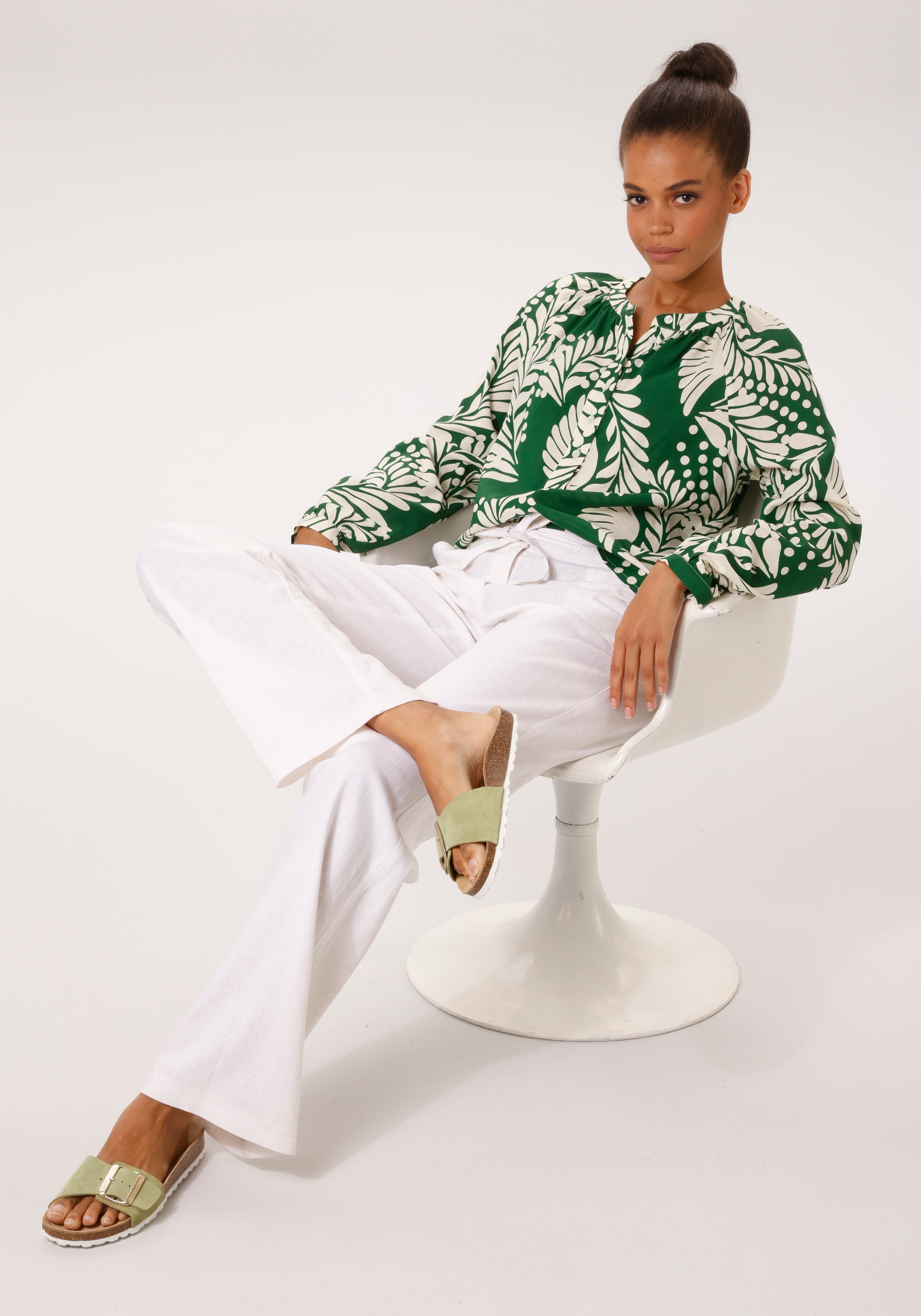 Aniston CASUAL Schlupfbluse mit grossflächigen, grafischen Blättern bedruckt - NEUE KOLLEKTION