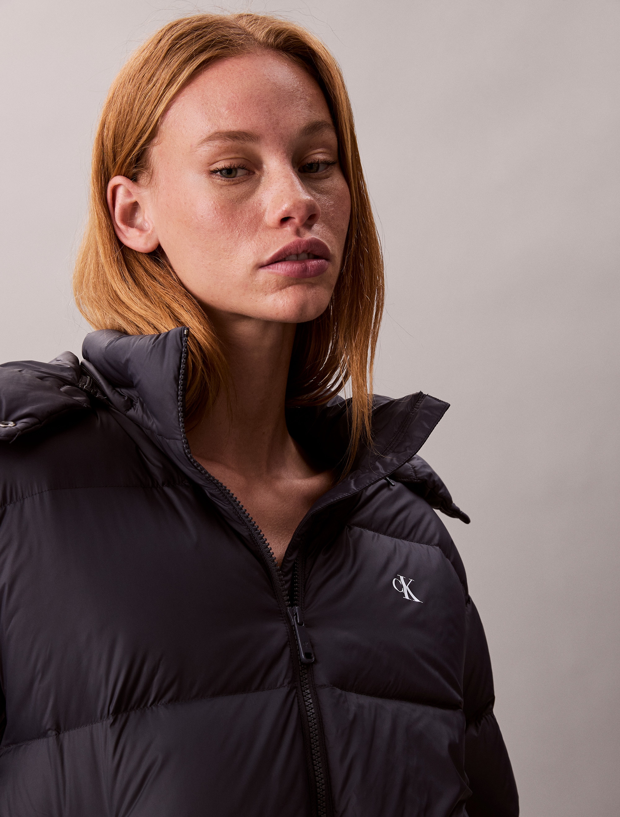 Calvin Klein Jeans Veste matelassée »ESSENTIAL MIDWEIGHT PUFFER JACKE« mit Kapuze Mit Rundhalsausschnitt, regular fit