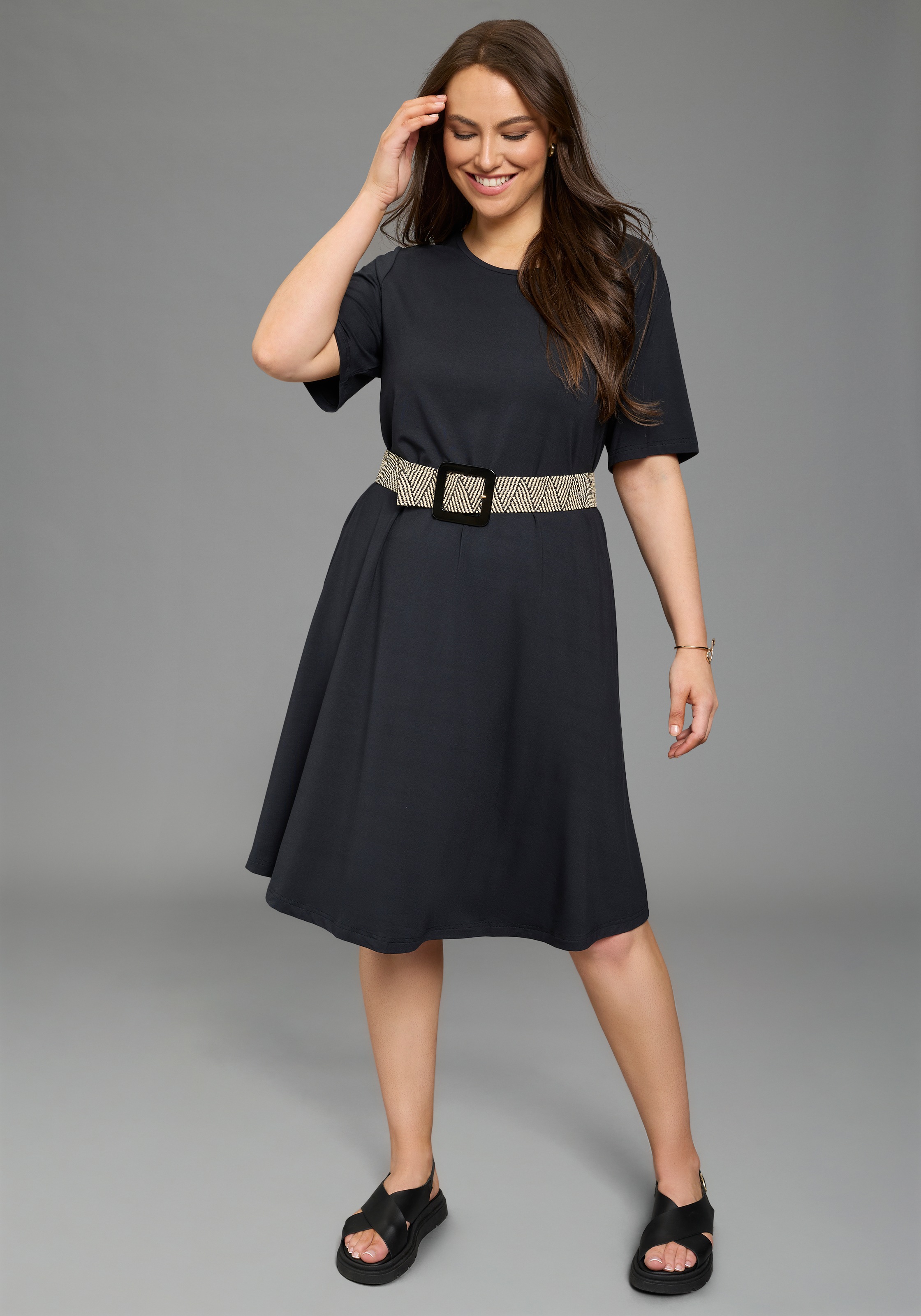 Laura Scott CURVE Jerseykleid aus Single Jersey, elastische Viskosemischung, knielange A-Linie