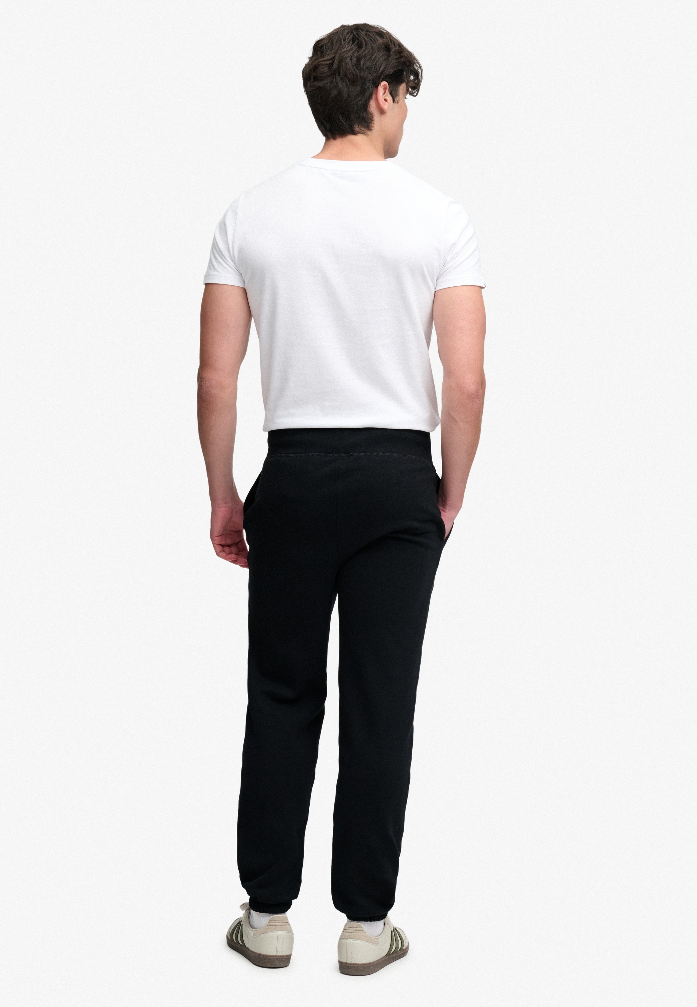 Superdry Pantalon sweat »ESSENTIAL COMPANY LOGO JOGGER«  mélange coton, coupe décontractée