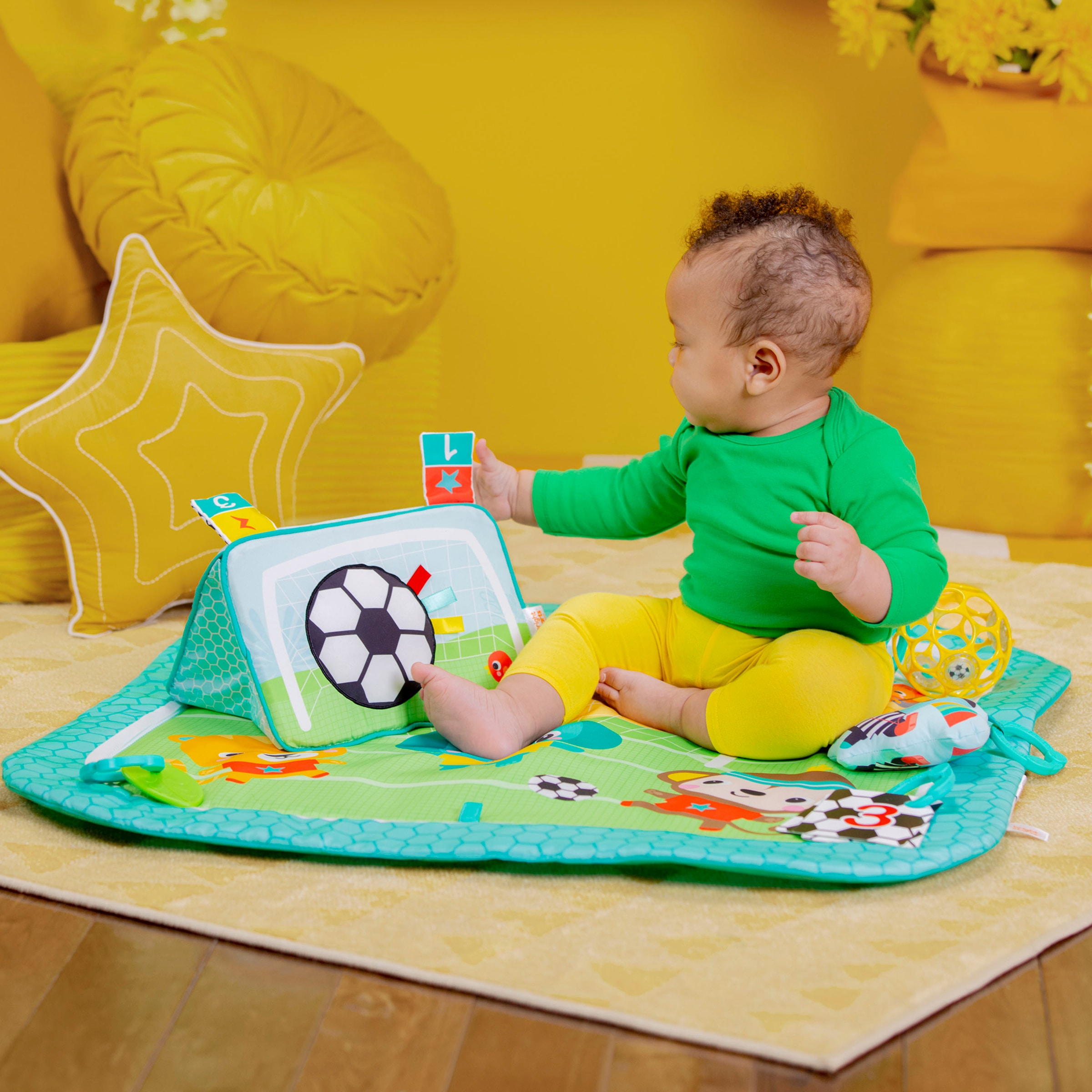 Bright Starts Arche de jeu »Grip & Kick Activity Gym« mit Licht- und Soundeffekt