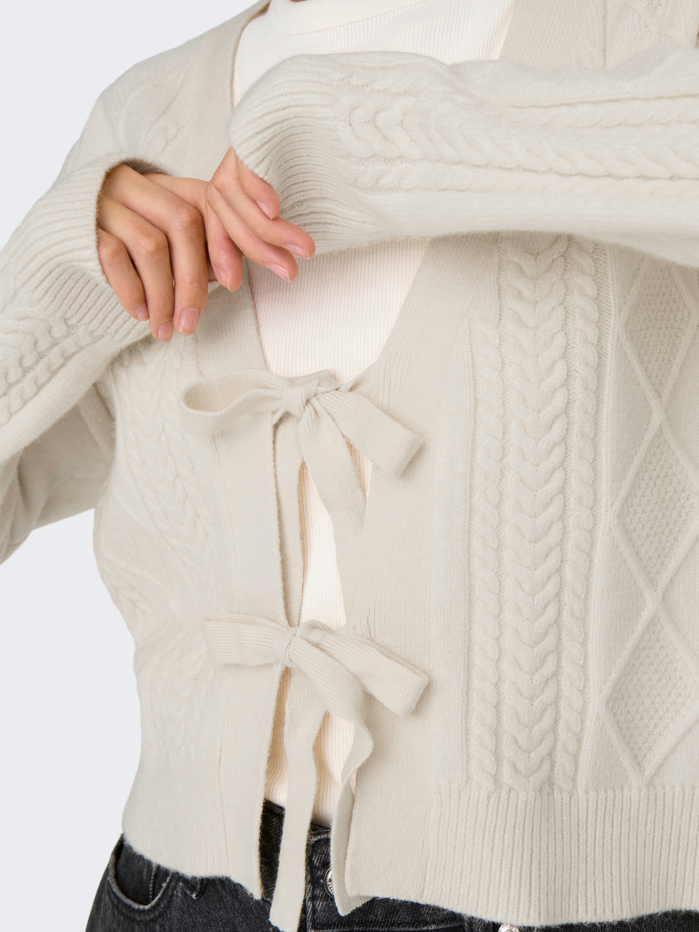 ONLY Veste en tricot »ONLFIA LS STRING CARDIGAN KNT NCA« Viskosemischung, regular fit