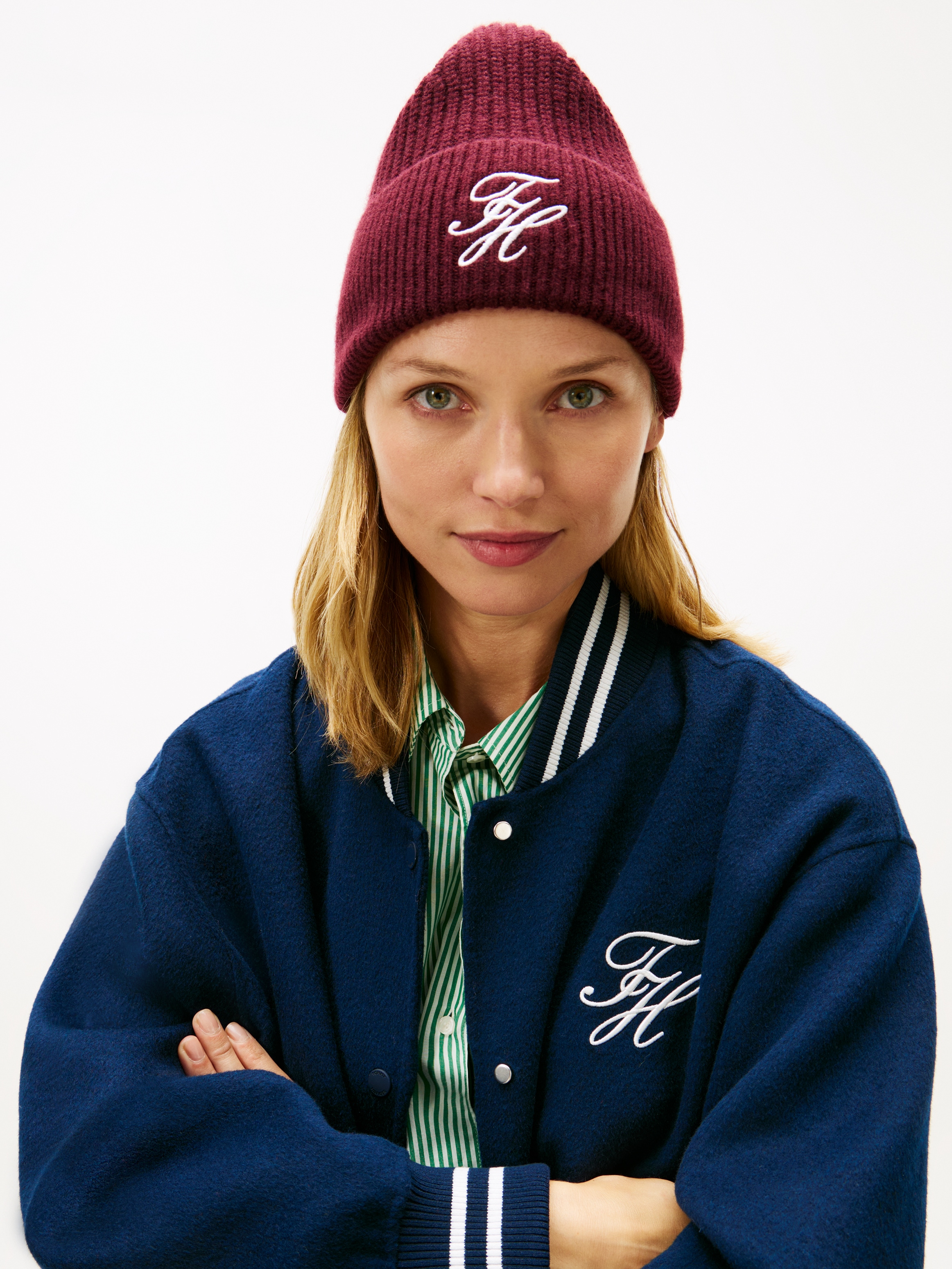 Tommy Hilfiger Beanie »TOMMY SCRIPT CASHMERE« aus Kaschmirmix mit gesticktem Logo, Masse 21 x 24,5 cm