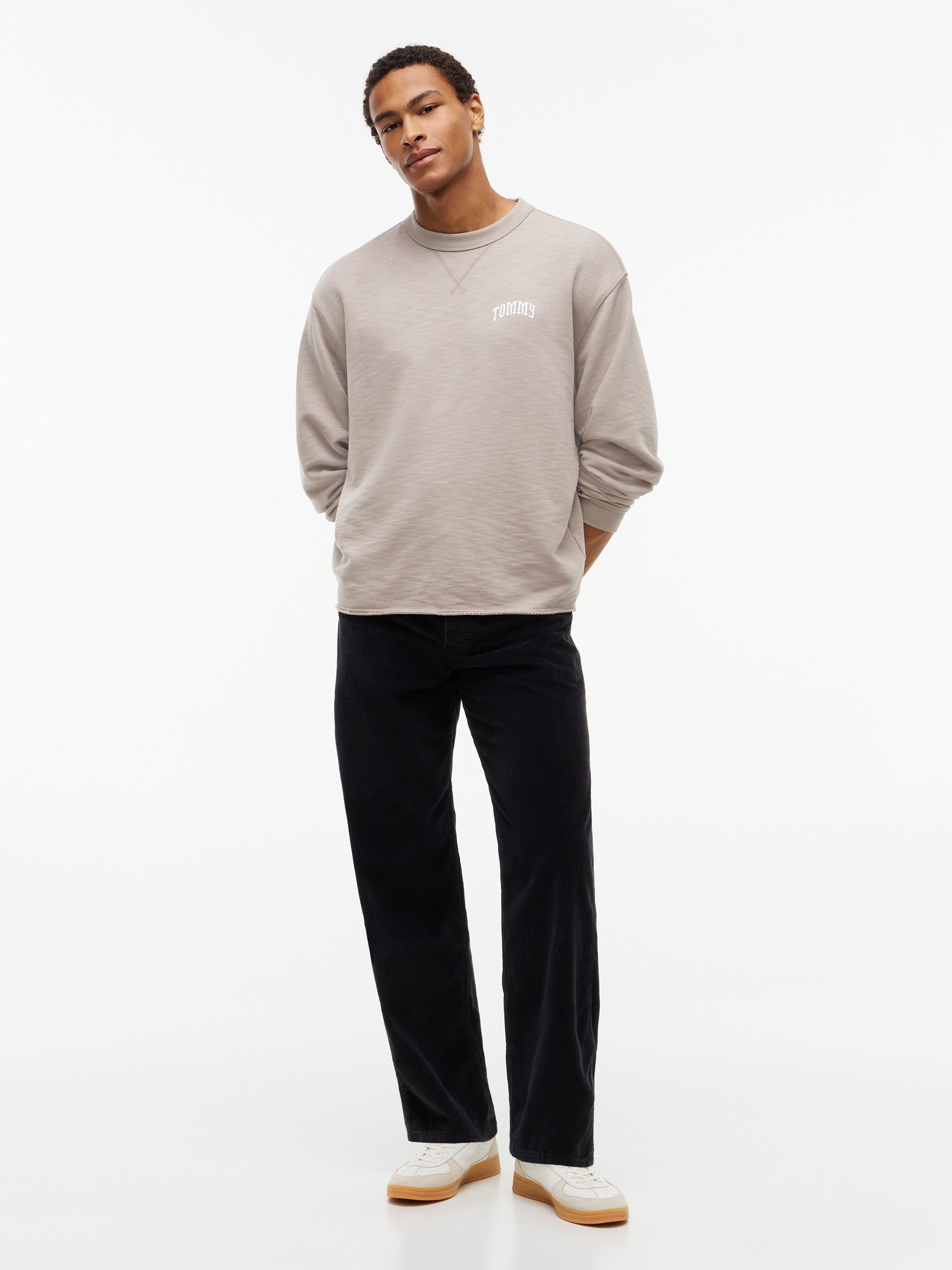 Tommy Jeans Sweat-shirt »TOMMY OPEN«, Coupe régulière avec col rond
