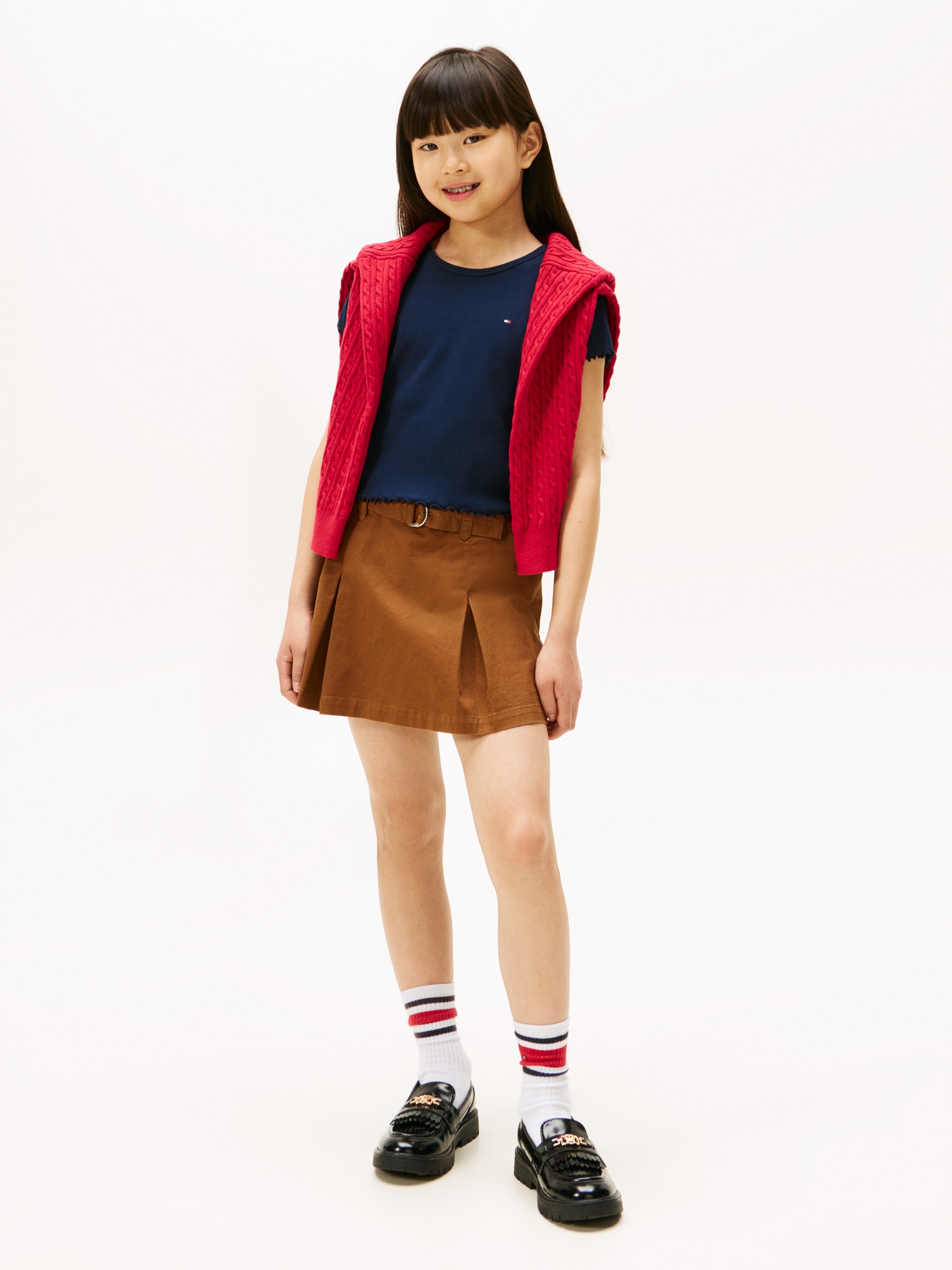 Tommy Hilfiger T-Shirt »ESSENTIAL RIB TOP mit Babylock-Kanten und Stickerei«, unifarben, casual, regular fit, Baumwollmix, Rundhals