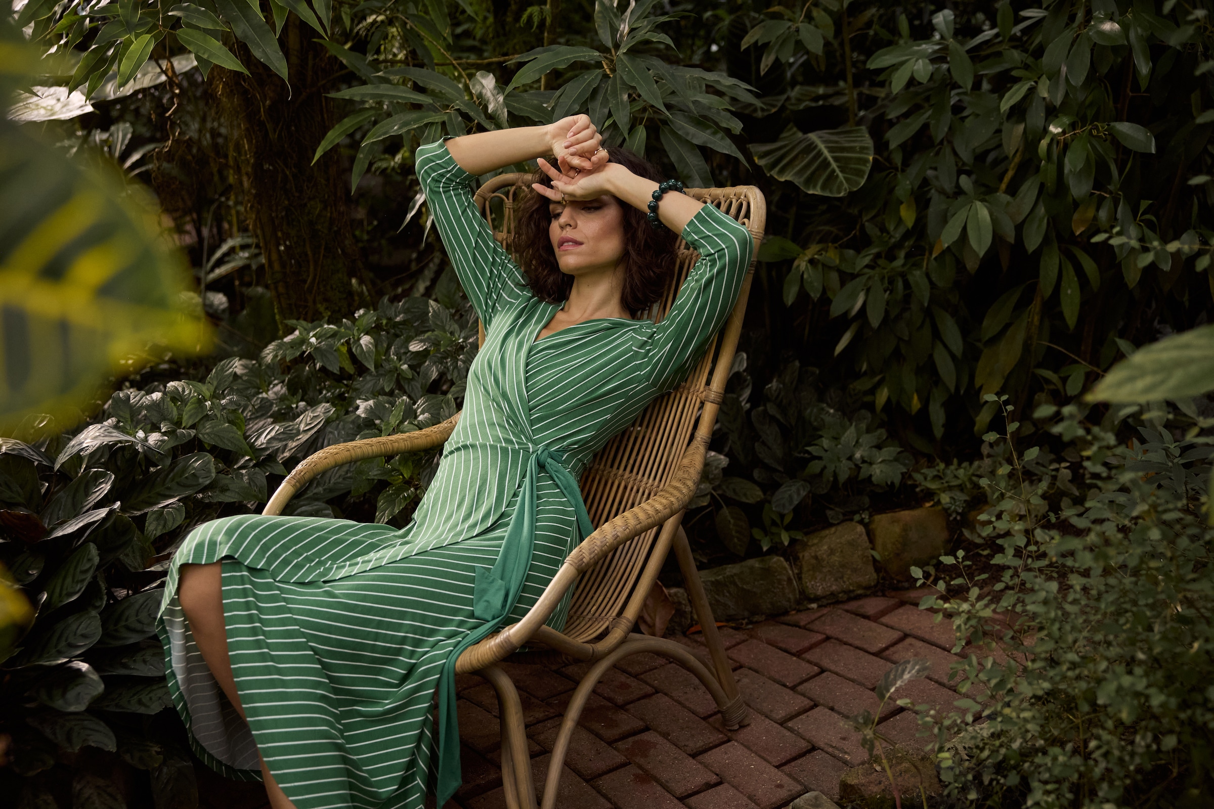 Laura Scott Robe midi im modischen Streifen-Design