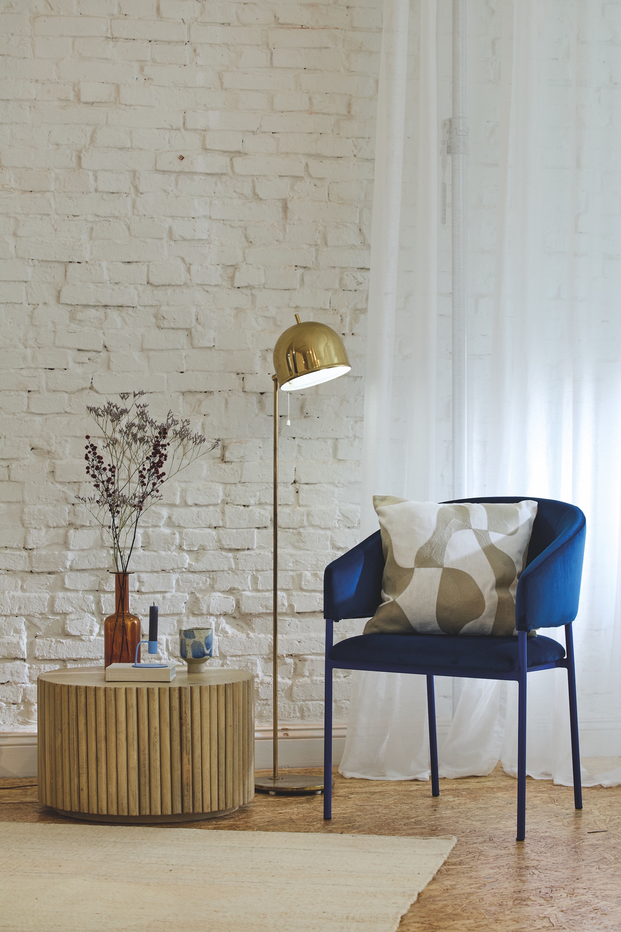 TOM TAILOR HOME Armlehnstuhl »EMBRACE ARMCHAIR«, (Set), 2 St., Samt, Esszimmerstuhl, mit Armlehnen, 4-Fussgestell, Rückenausschnitt