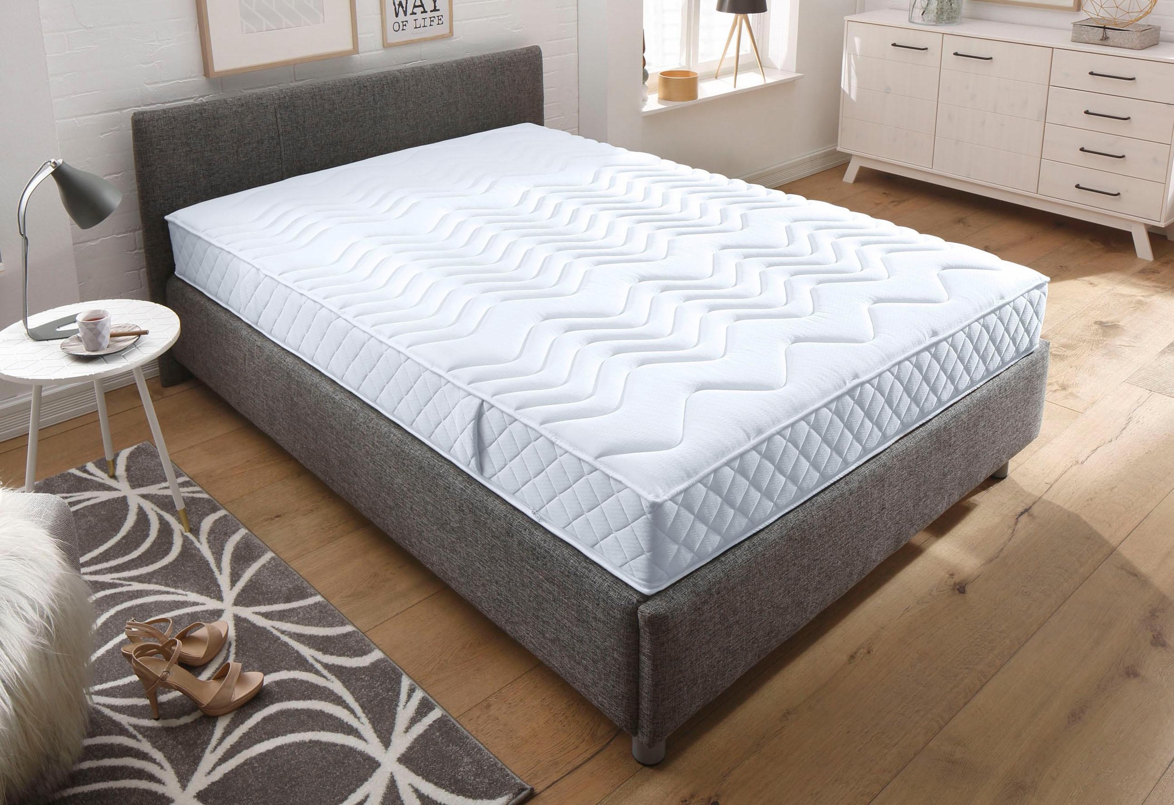 Image of Schlaf-Gut Komfortschaummatratze »Prestige 23 S - Komfort«, 21 cm cm hoch, Raumgewicht: 30 kg/m³, (1 St.), optimale Anpassungsfähigkeit durch versteppten "Soft-Touch-Schaum" im Bezug bei Ackermann Versand Schweiz