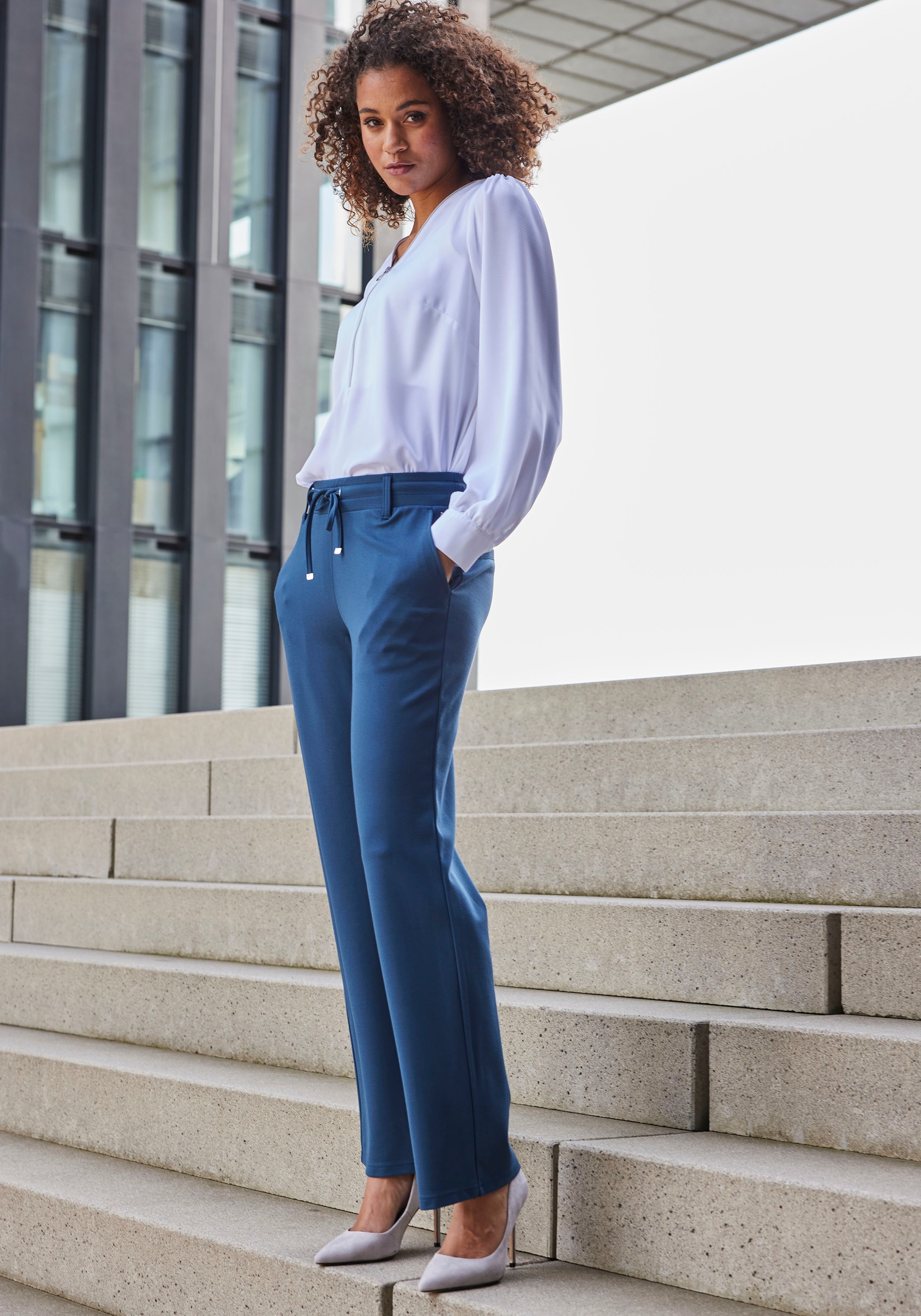 LASCANA Homewearhose, in weich fliessendem Material, Loungewear