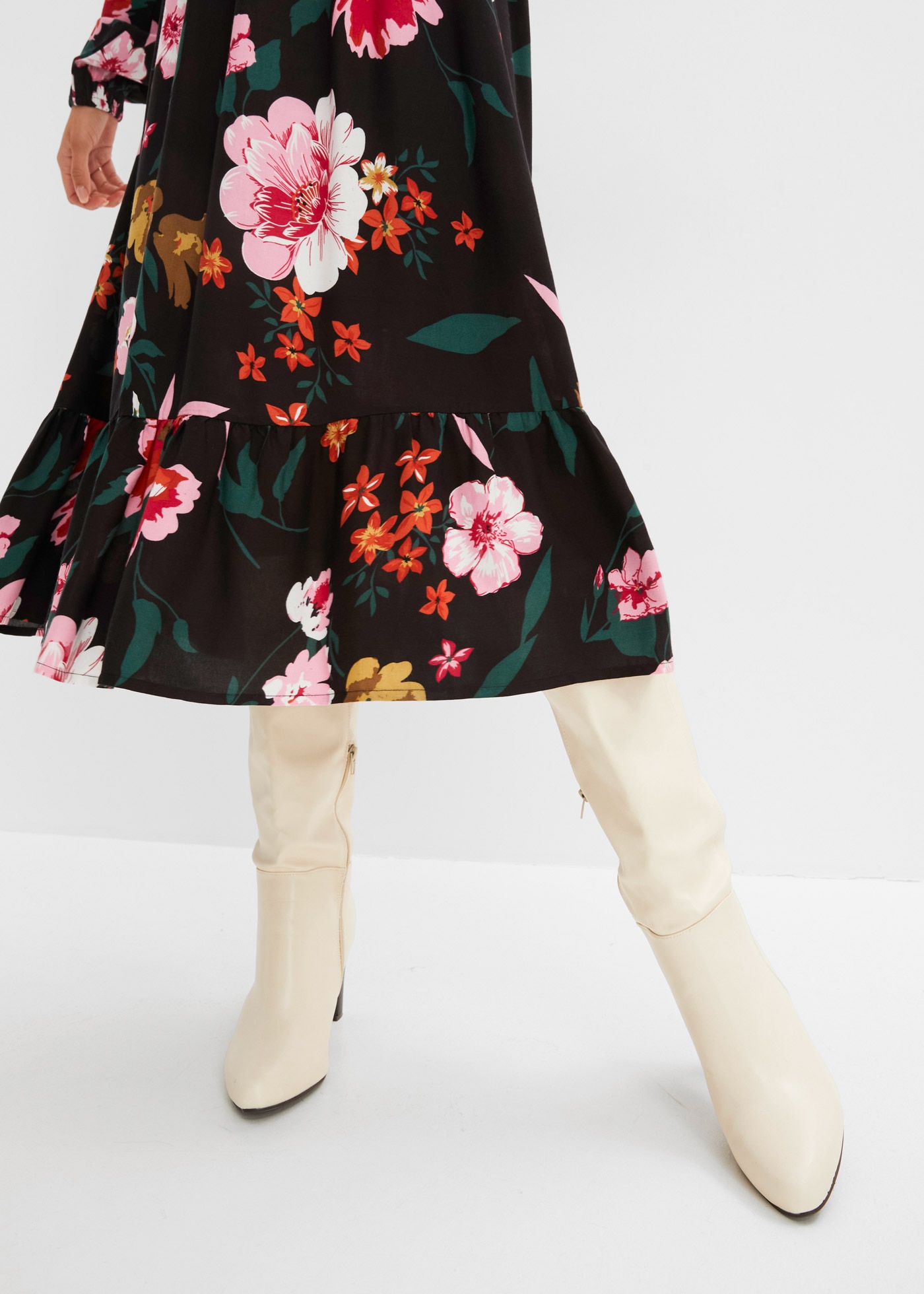 bonprix Midikleid »Midikleid aus fliessender Viskose« Midikleid aus fliessender Viskose