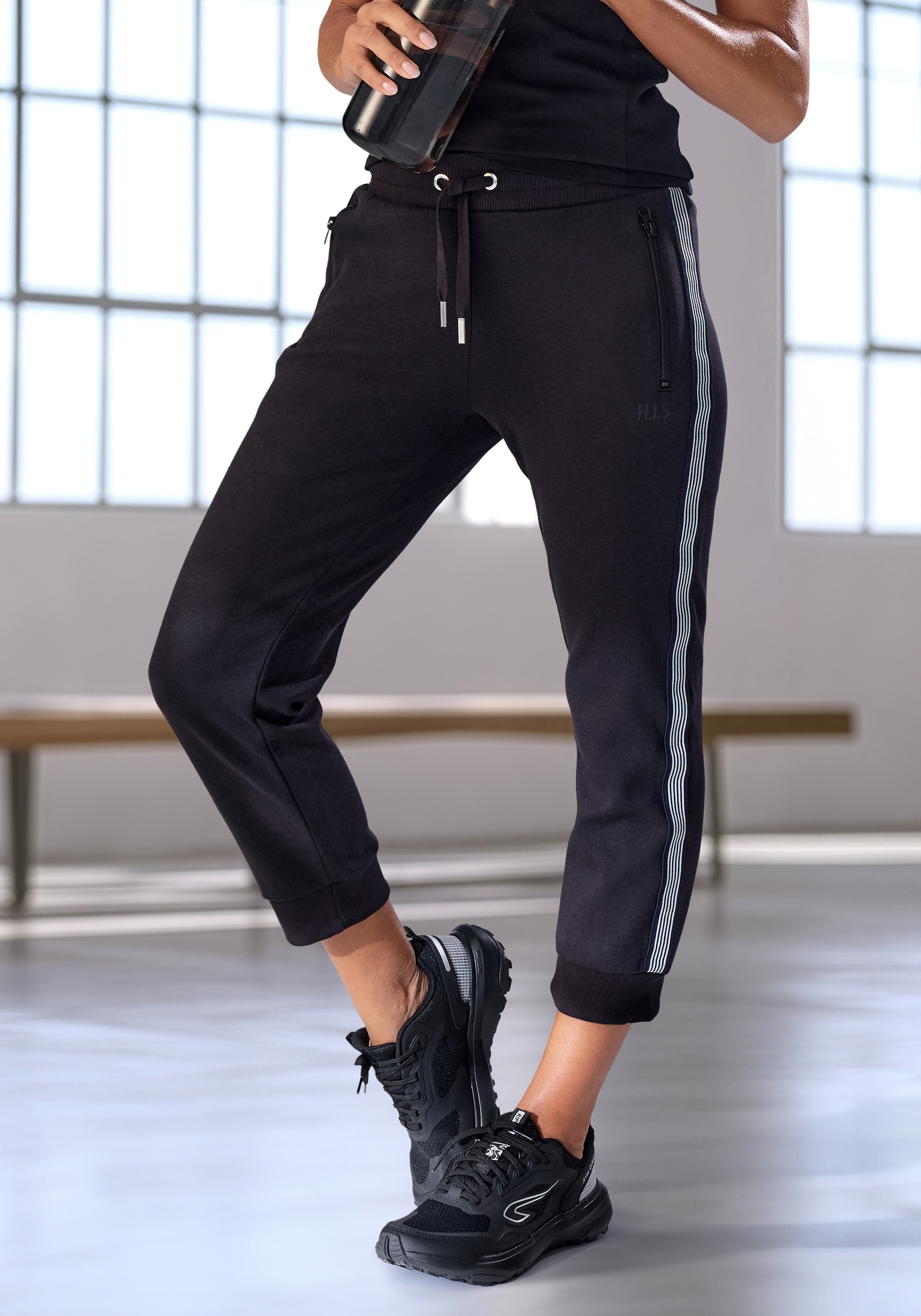 H.I.S Relax-Caprihose mit seitlichen Tapestreifen