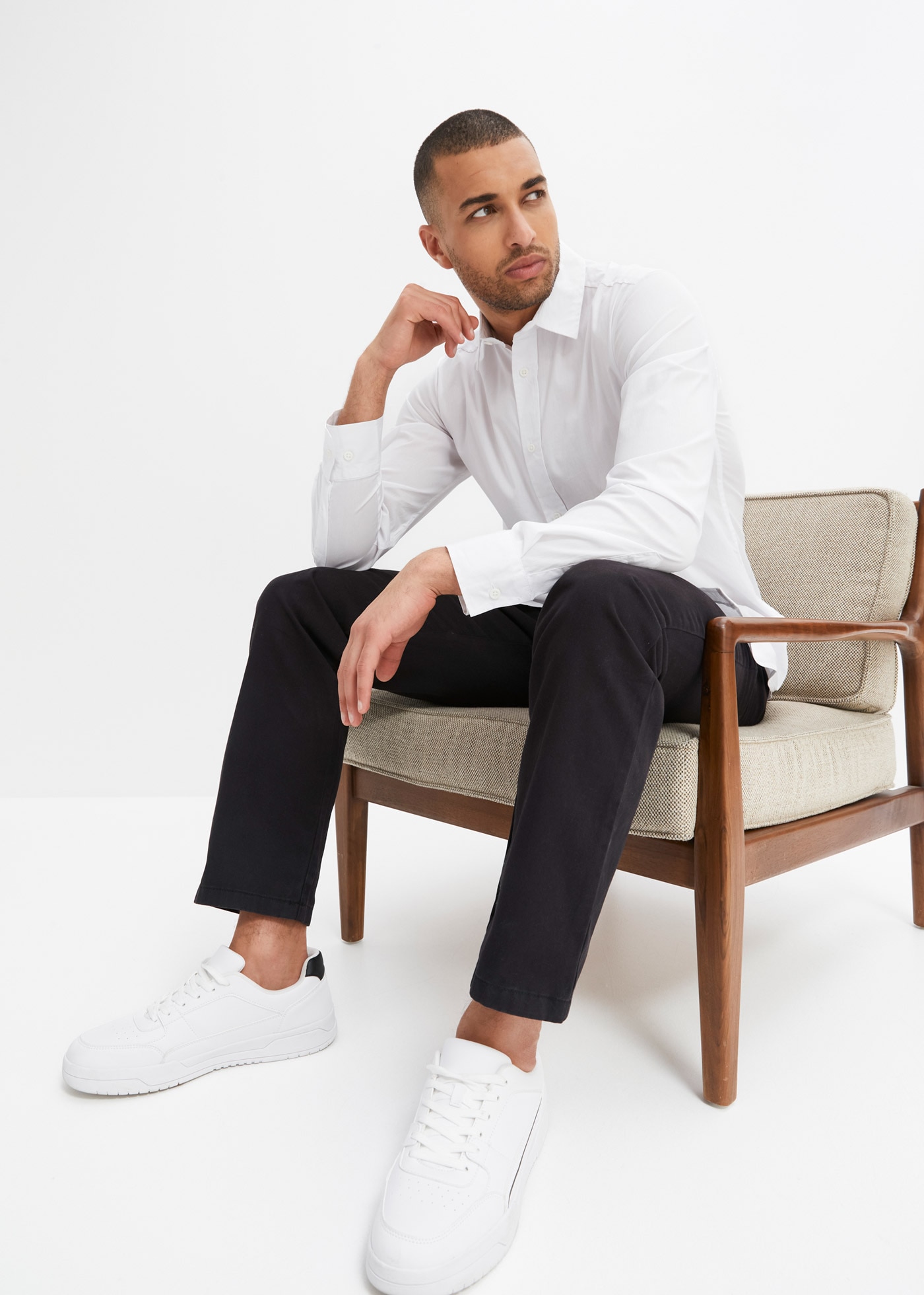 bonprix Chemise à manches longues schmale Passform, aus Baumwolle, Polyamid und Elasthan, Kentkragen