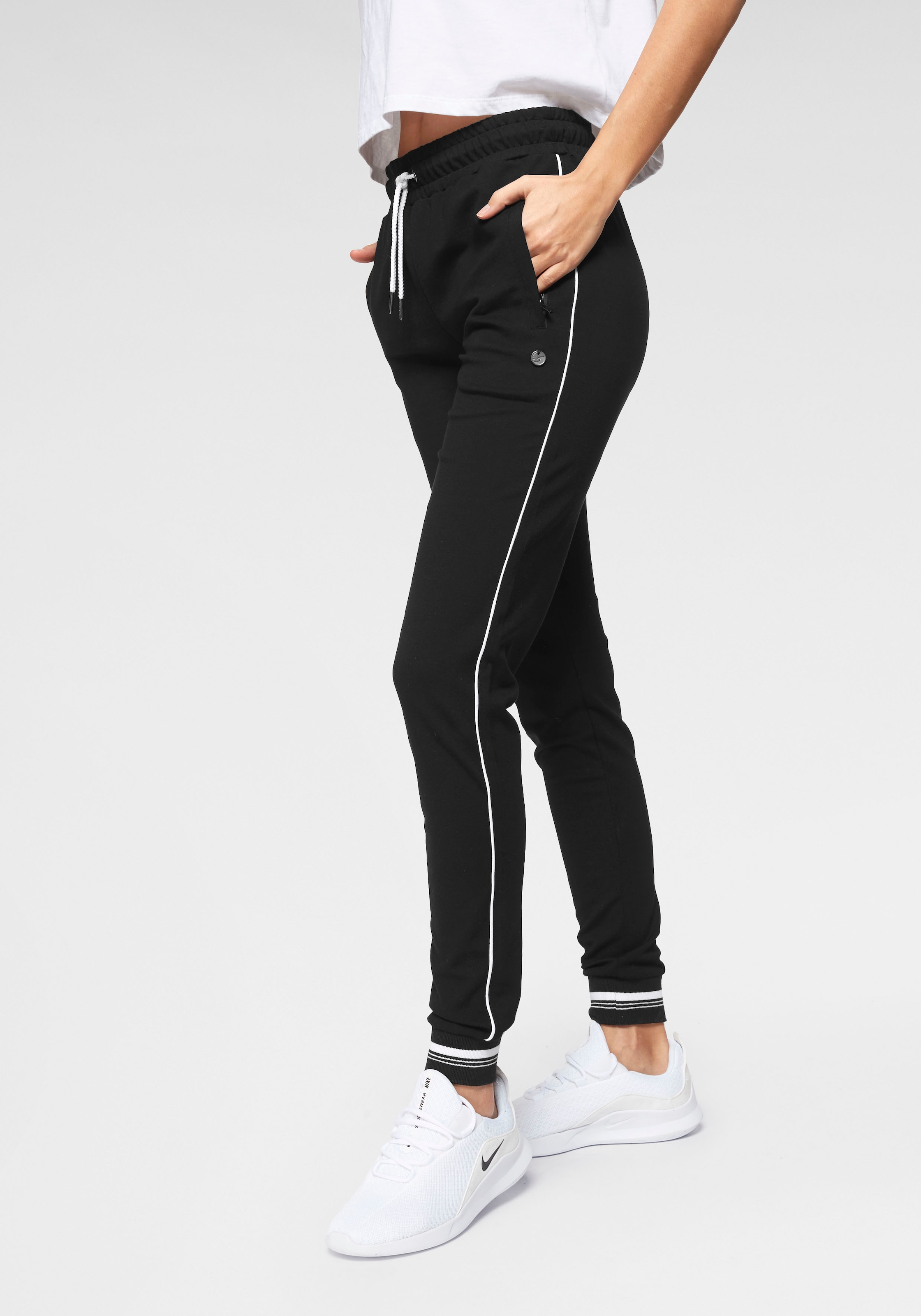 ♕ Ocean Sportswear Jogginghose »Comfort Fit«, versandkostenfrei auf seitlichen Paspeln mit