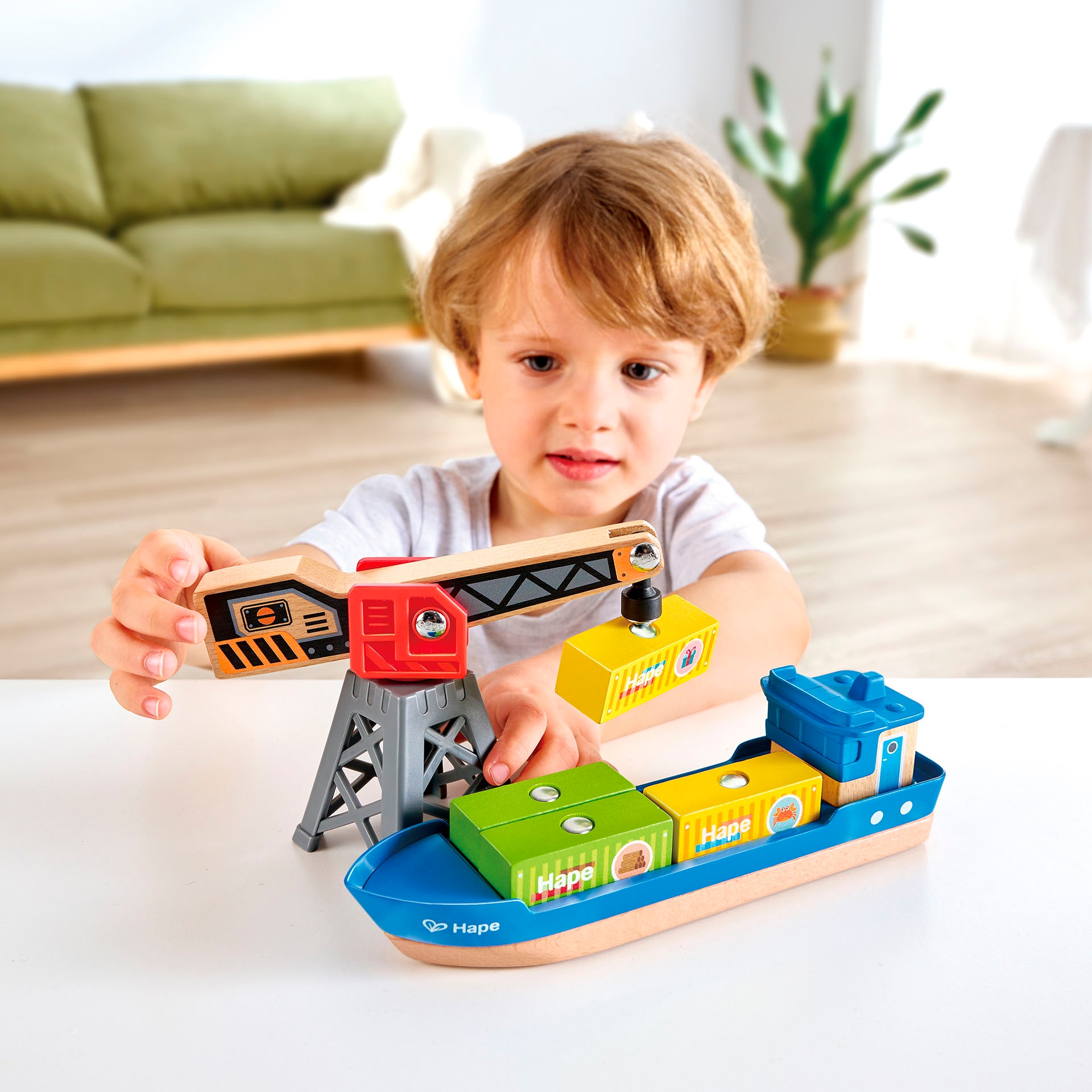 Hape Bateau jouet »Frachtschiff und Hafenkran«