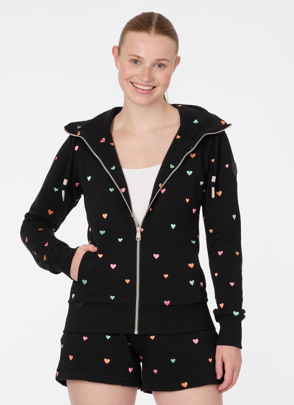 Image of Ragwear Sweatjacke "RONETTE HEARTS" Baumwollmischung, innen unbrushed, leicht taillierte Form