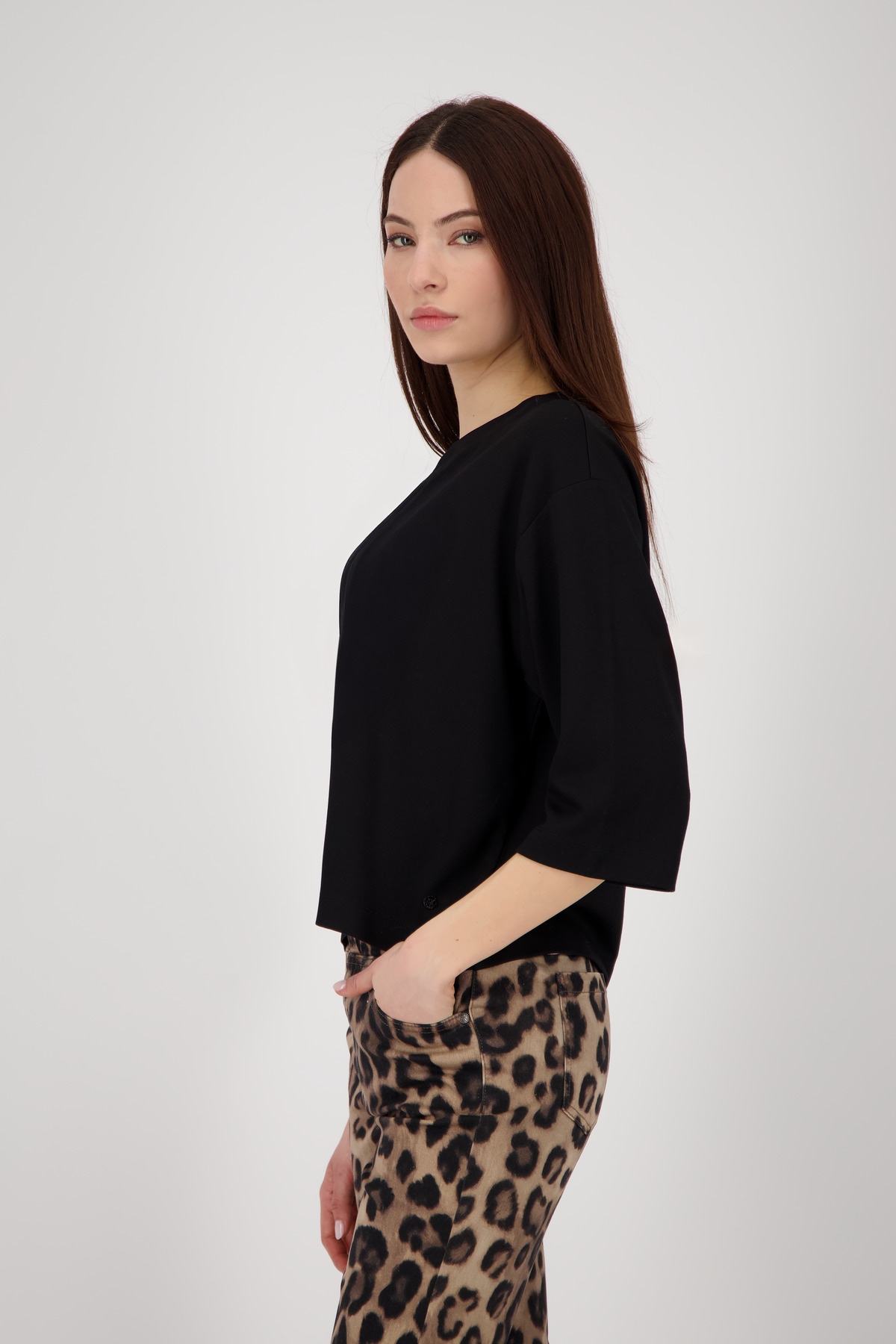 Monari Sweatshirt »Sweatshirt Schmuck Detail«, Mit Rundhalsausschnitt mit Schlitz