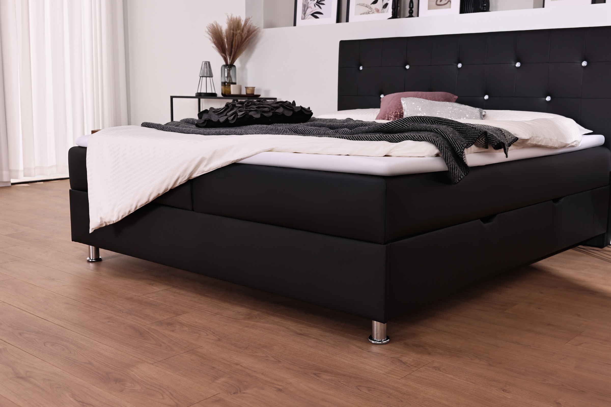 Home affaire Boxbett »Big Noux aus schwarzem Kunstleder mit Kristallsteinen im Kopfteil« inkl. Bettkasten, erhältlich in der Grösse 180x200cm