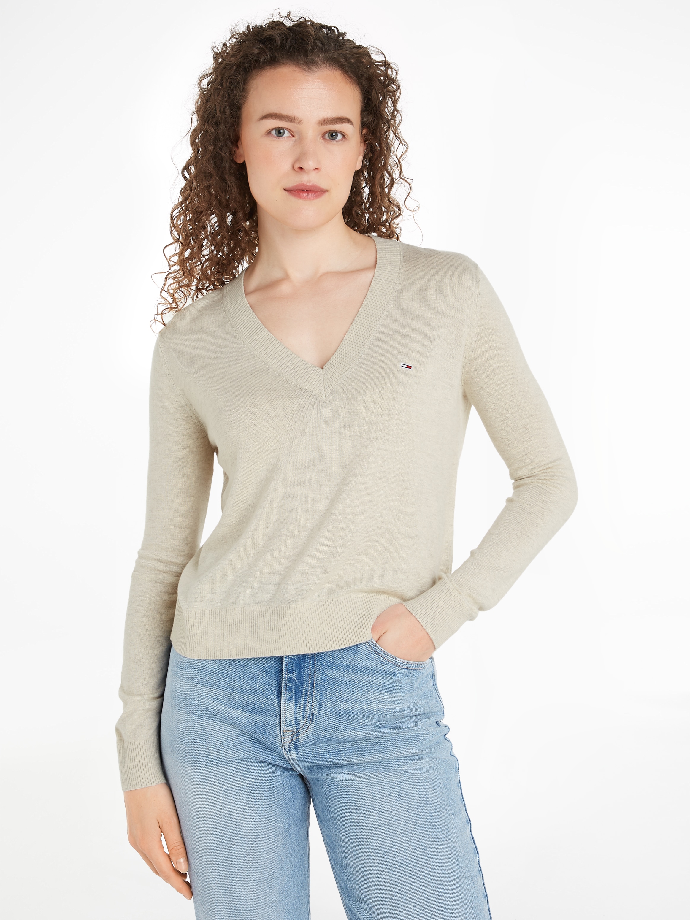 Strickpullover »TJW ESSENTIAL VNECK SWEATER EXT«, mit Logostickerei