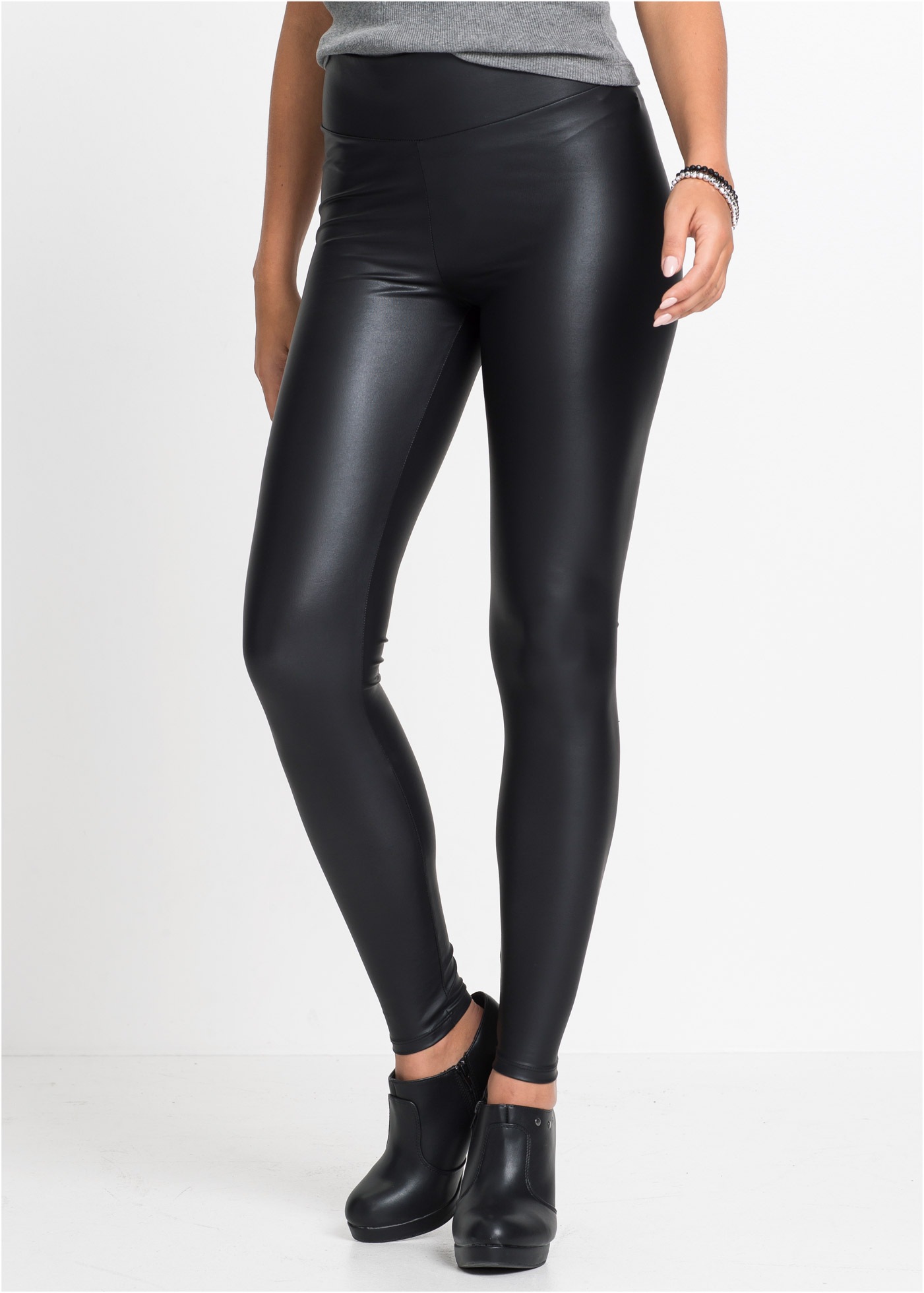 Image of bonprix Lederimitathose aus beschichtetem elastischem Lederimitat, Skinny Fit, Kurzgrösse