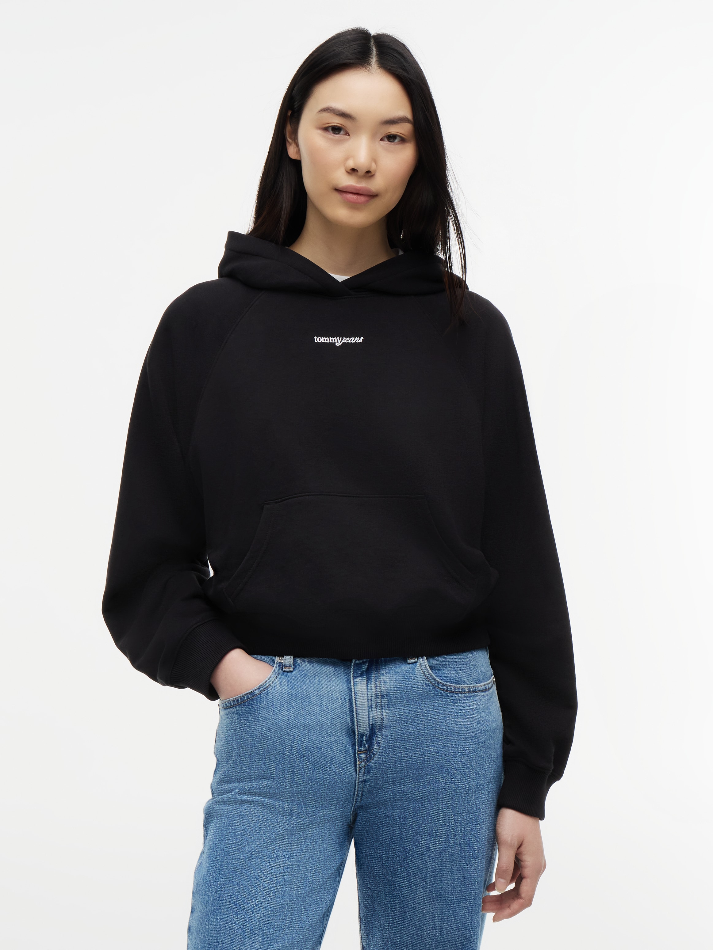 Image of Tommy Jeans Kapuzensweatshirt "TJW SCRIPT RAGLAN HOODIE", Baumwollmischung, Kängurutasche