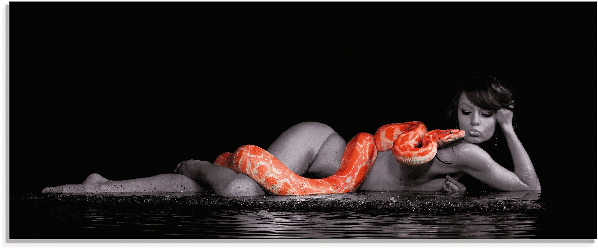 Image of Artland Glasbild »Frau in Wasser liegend mit roter Python«, Frau, (1 St.) bei Ackermann Versand Schweiz