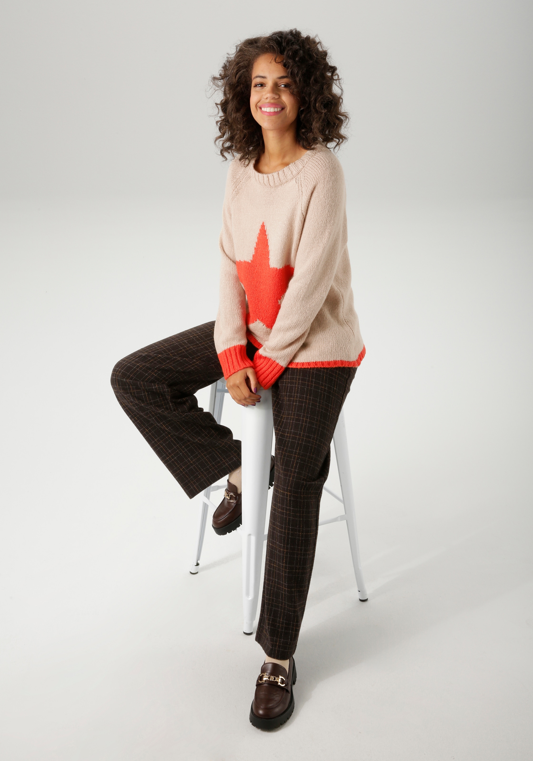 Aniston CASUAL Strickpullover, mit grossem Stern im Vorderteil - NEUE KOLLEKTION