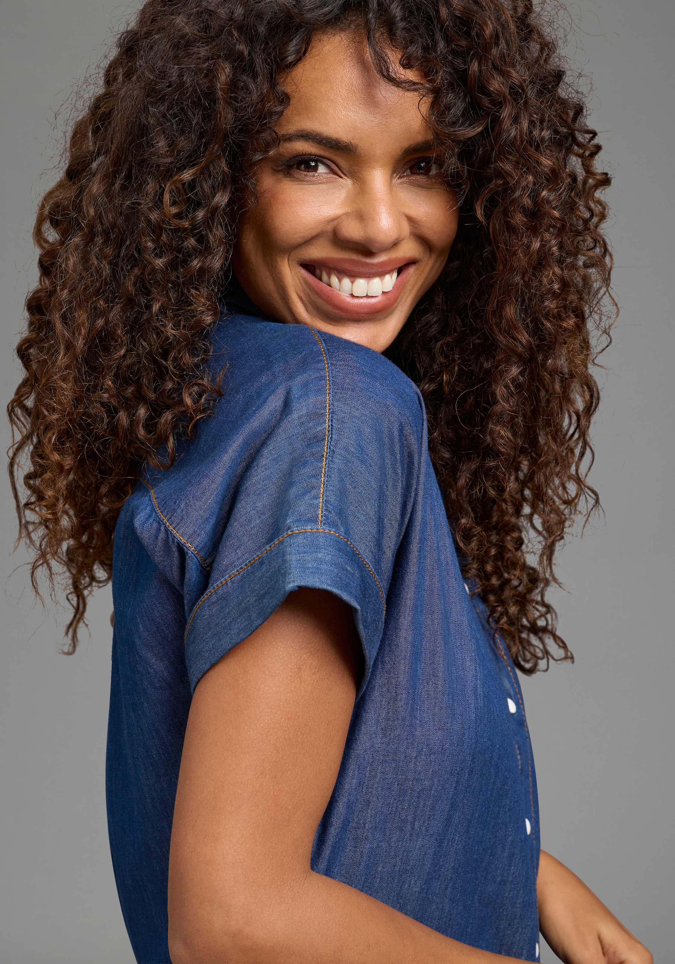 Image of Arizona Jeansbluse "halbarm" mit Hemdblusenkragen, Comfort Fit, auch in grossen Grössen