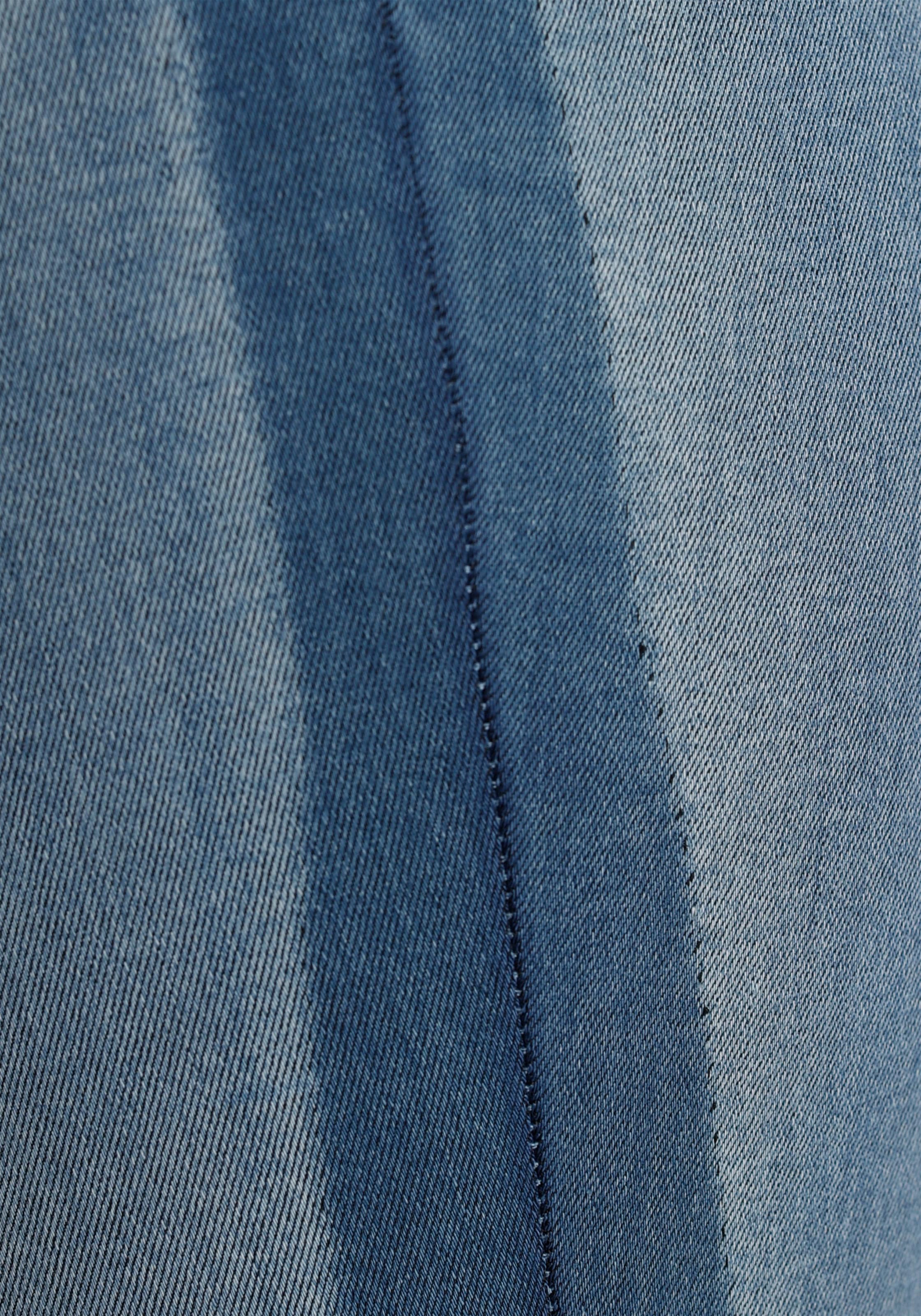 Arizona Skinny-fit-Jeans »Ultra Stretch«, High Waist seitlichem mit versandkostenfrei Streifen auf