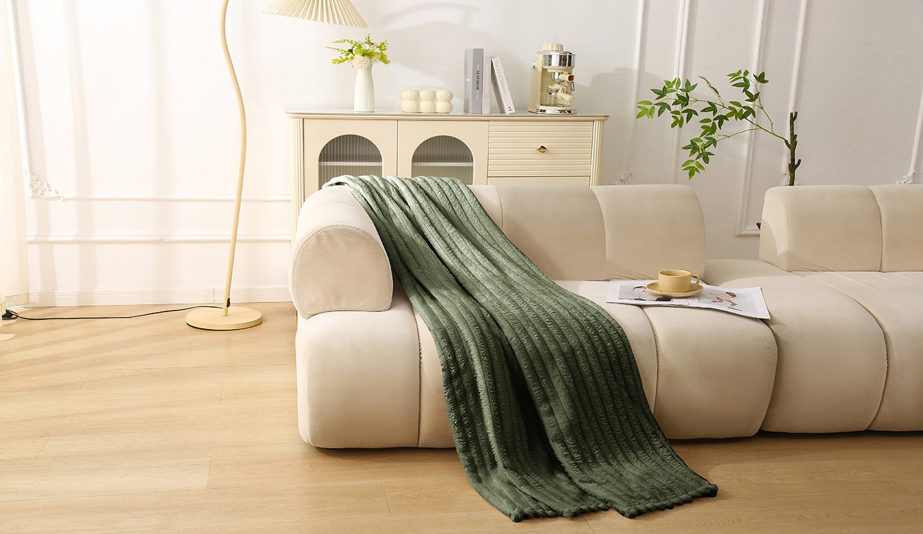 GOODproduct Wohndecke »Millara« Kuscheldecke in Cord-Optik, 150x200 cm, Wohndecke, Sofadecke,