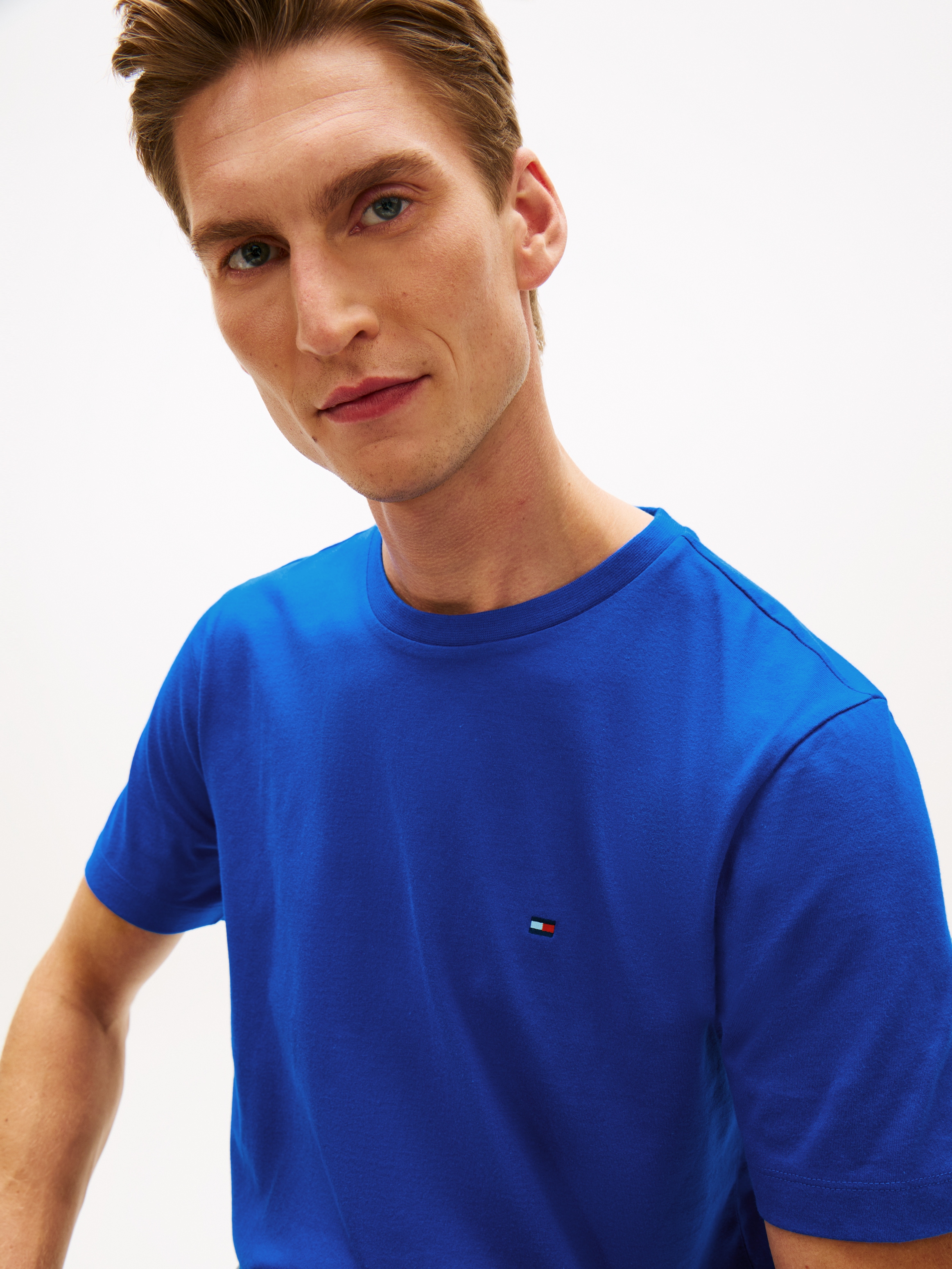 Tommy Hilfiger T-shirt »ESSENTIAL REGULAR FIT SOLID  mit Stickerei« unifarben, casual, Baumwolle, Rundhals
