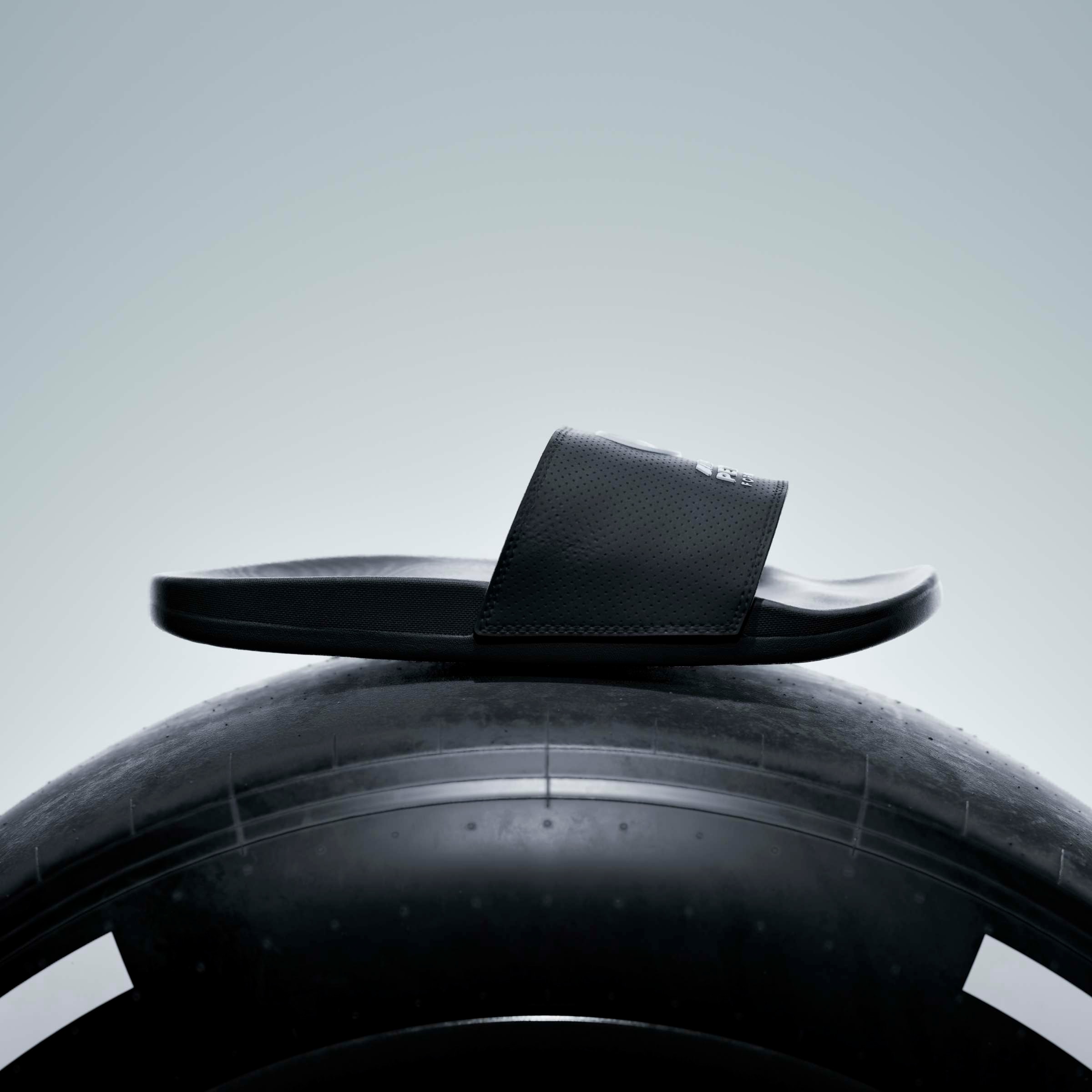 adidas Performance Badesandale »ADILETTE COMFORT MER«  Mercedes AMG Motorsport