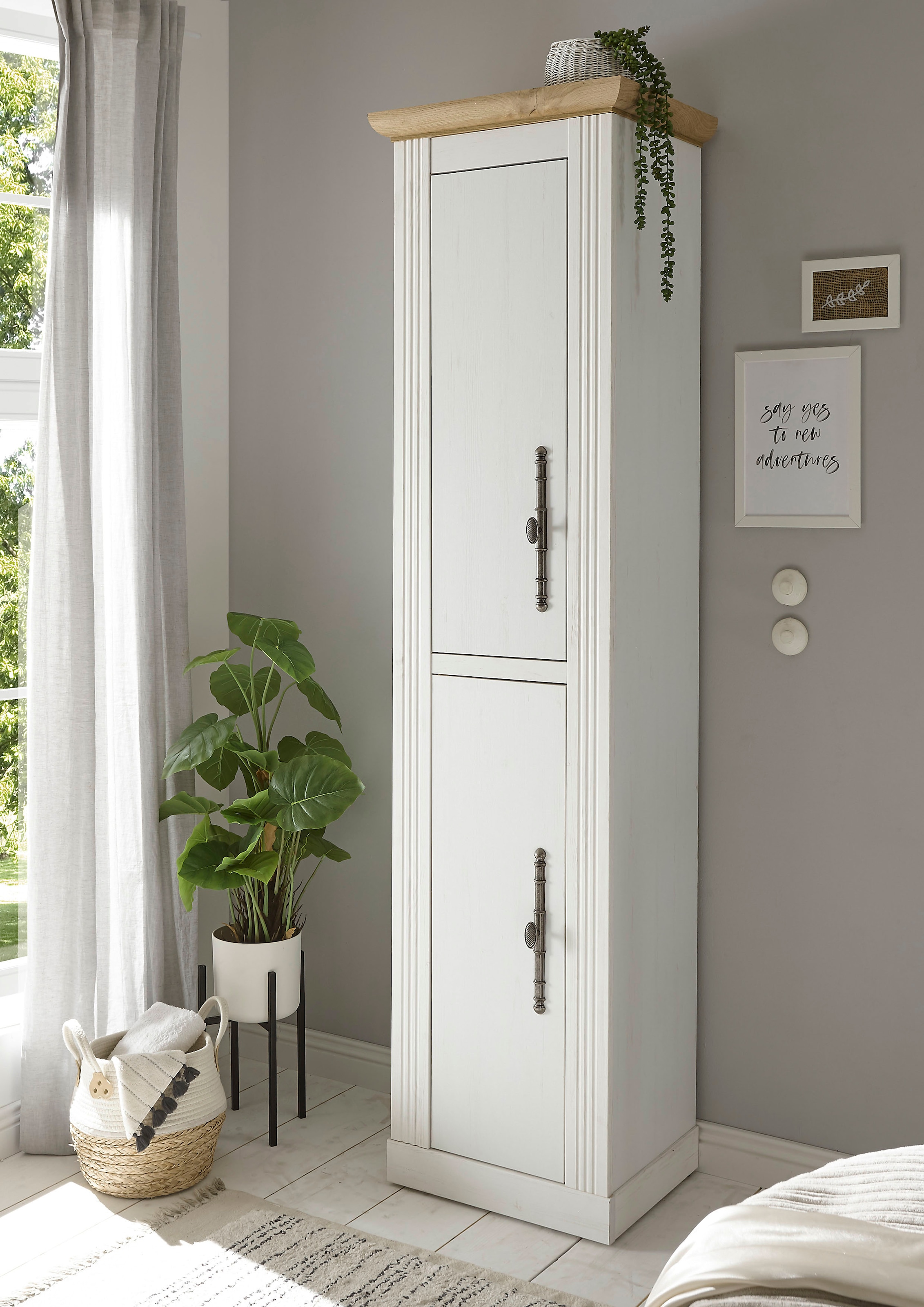 Home affaire Stauraumschrank »WESTMINSTER«, im romantischen Landhausstil