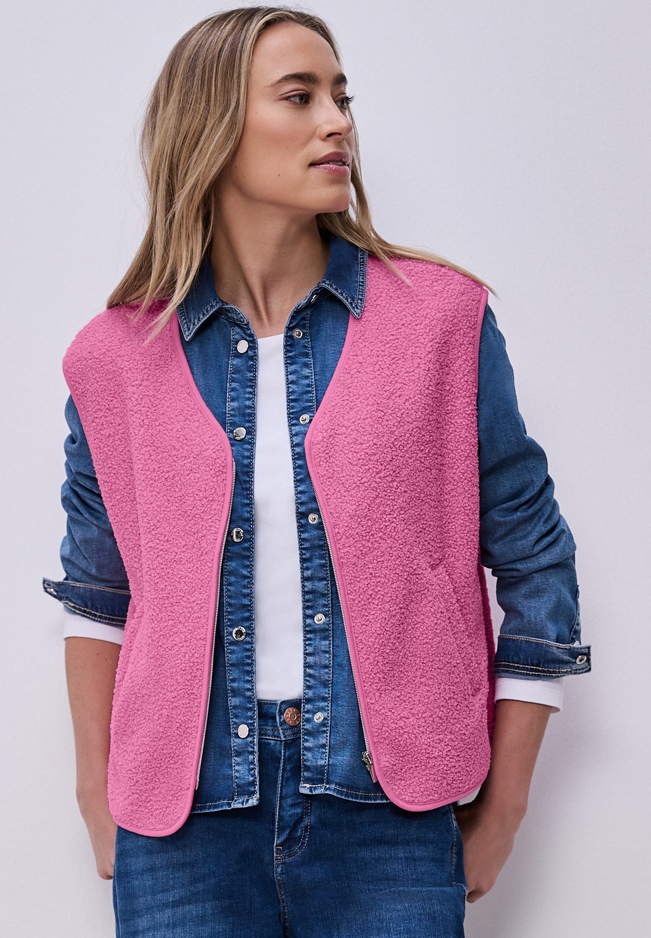 Image of STREET ONE Plüschweste mit V-Neck aus Teddy-Material