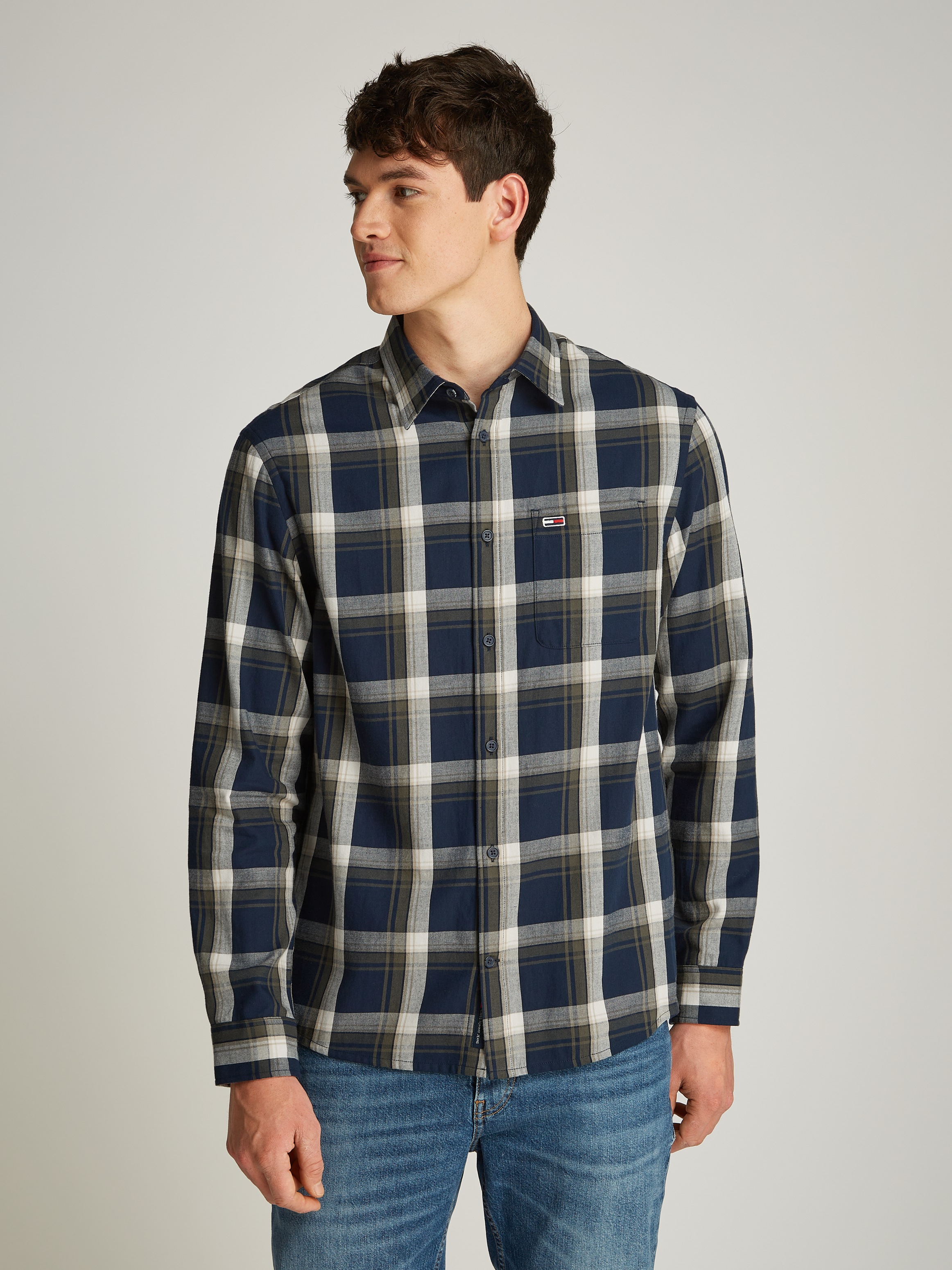 Image of Tommy Jeans Plus Langarmhemd "TJM REG CHECK FLANNEL SHIRT EXT" in Grossen Grössen, Logostickerei, Button-down-Kragen