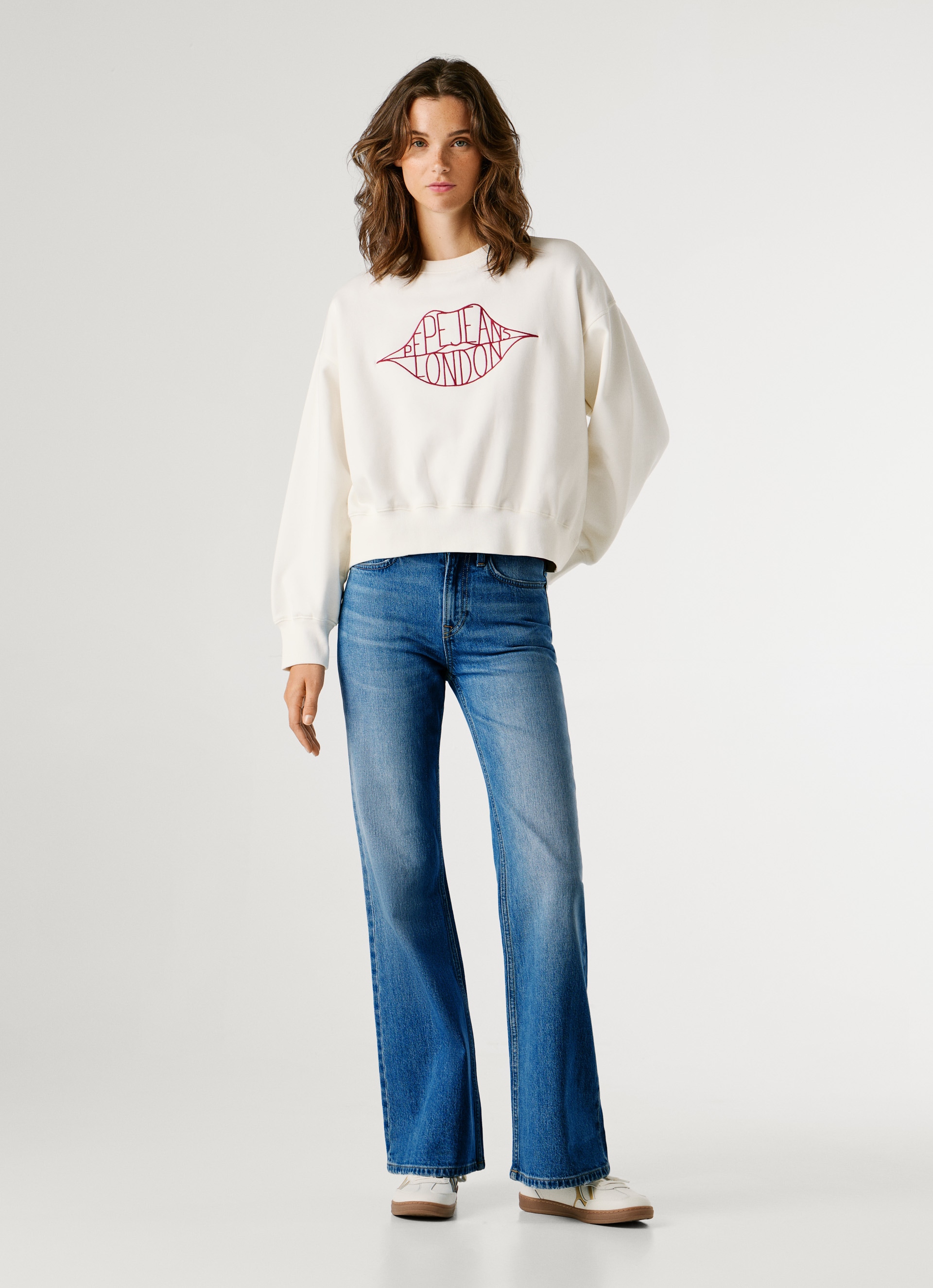 Pepe Jeans Sweat-shirt »BERNIS«, mit Rundhals, bestickt
