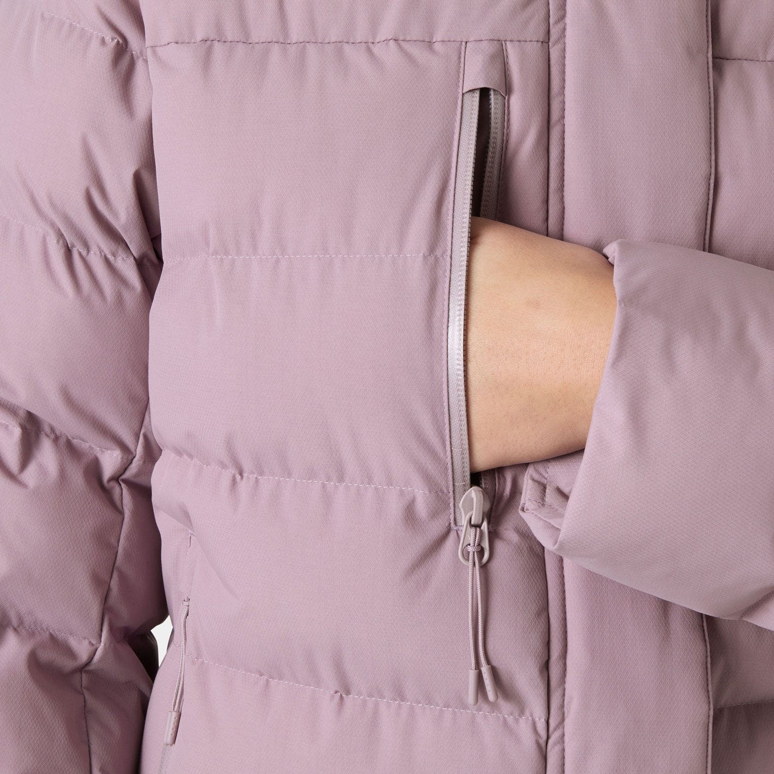 Helly Hansen Steppjacke »W ADORE PUFFY JACKET« sportlich, aus Polyamid, wasserabweisendes Aussenmaterial, leicht