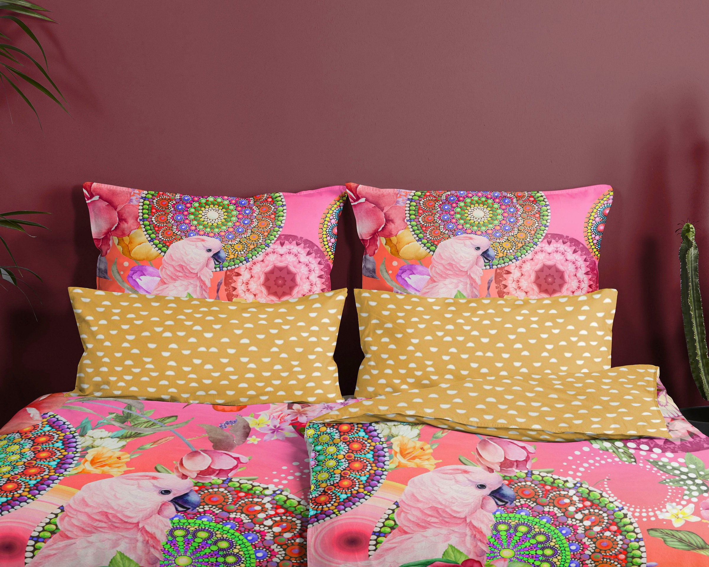hip Wendebettwäsche »Nevine«, Mako-Satin, 155x220, Reissverschluss, Wendeoptik, Bunt, Rosa, Papagei