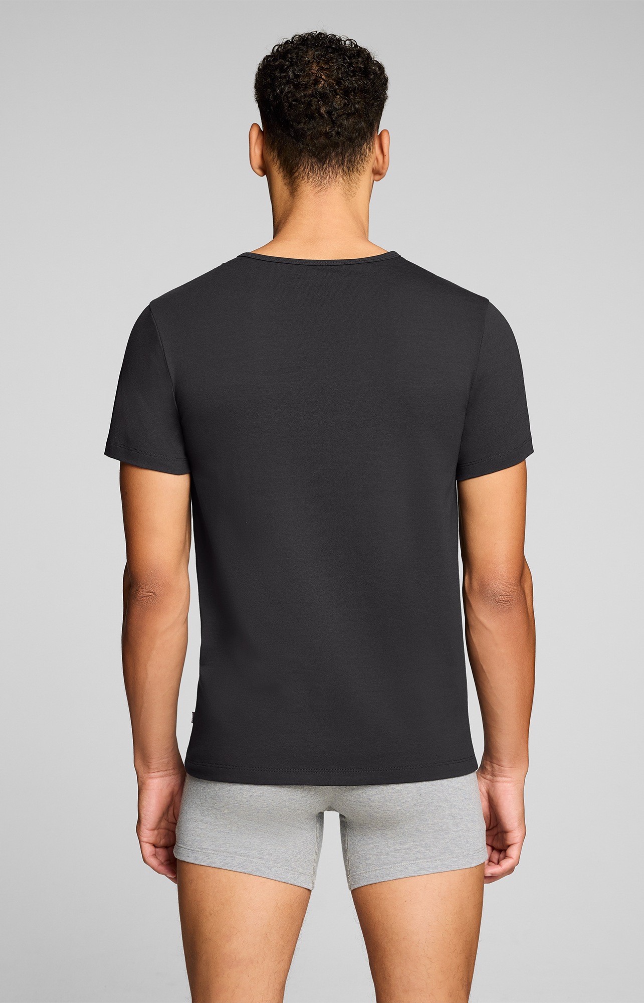 Levi's® T-Shirt »LEVIS MEN SOLID CREW« mit Rundhalsausschnitt
