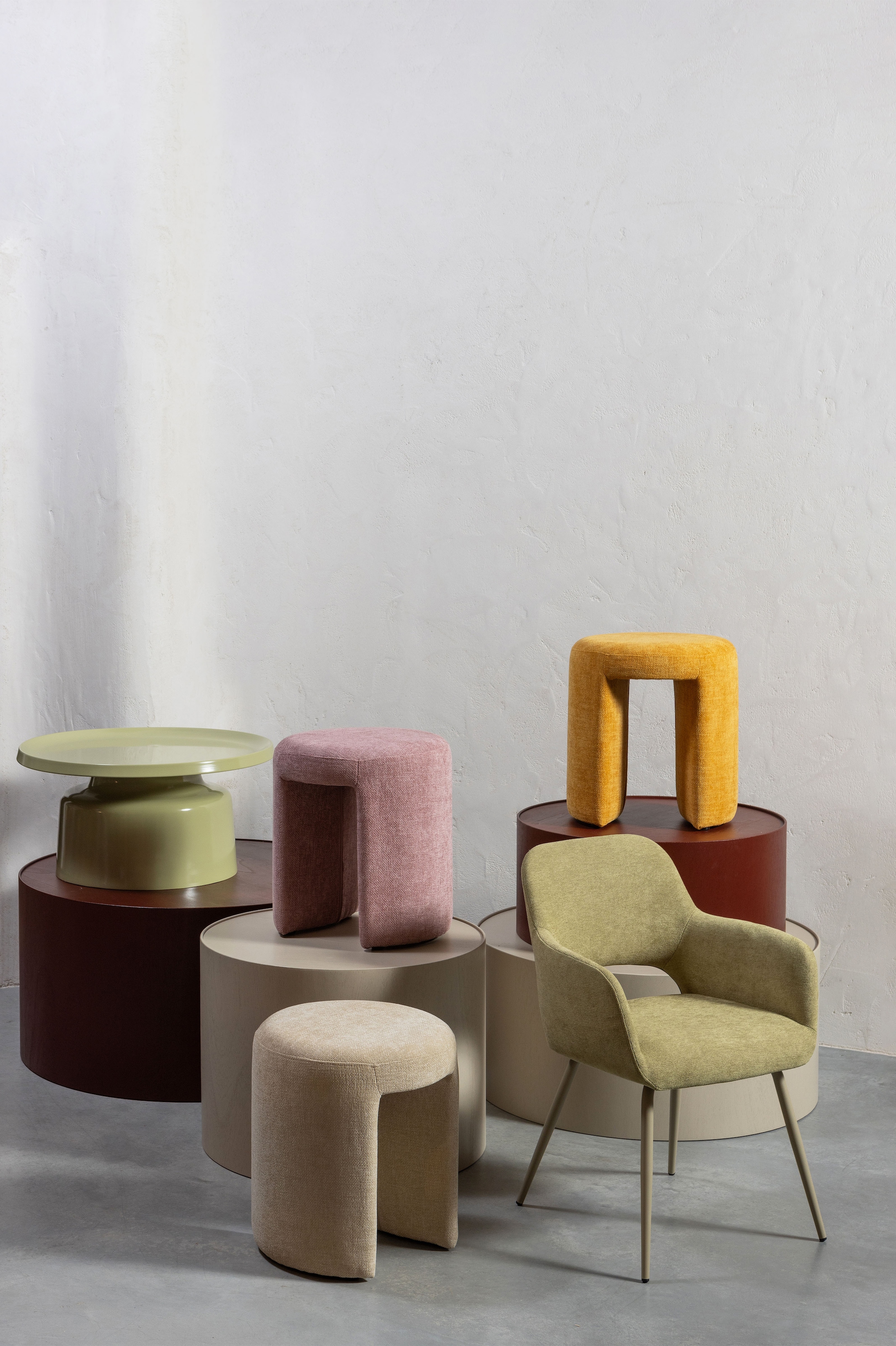 WOOOD Sitzhocker »Charlie kompakte Form, vollständig gepolstertes B 45 x T 45 x H 47 cm« Sehr hohe Verschleissfestigkeit, Tragkraft 100 kg, mittlere Sitzhöhe