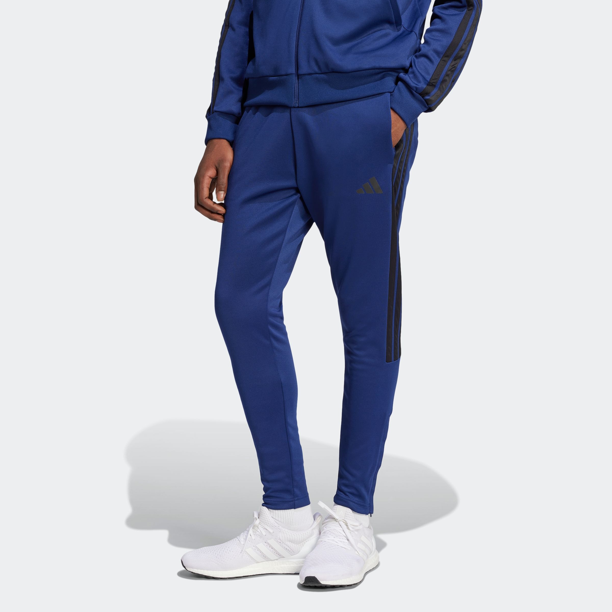 Image of adidas Sportswear Sporthose "TIRO" mit Kordelverschluss, normal-weiter Schnitt